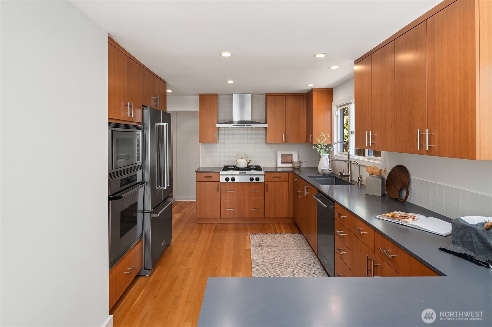 1030 Washington Place E