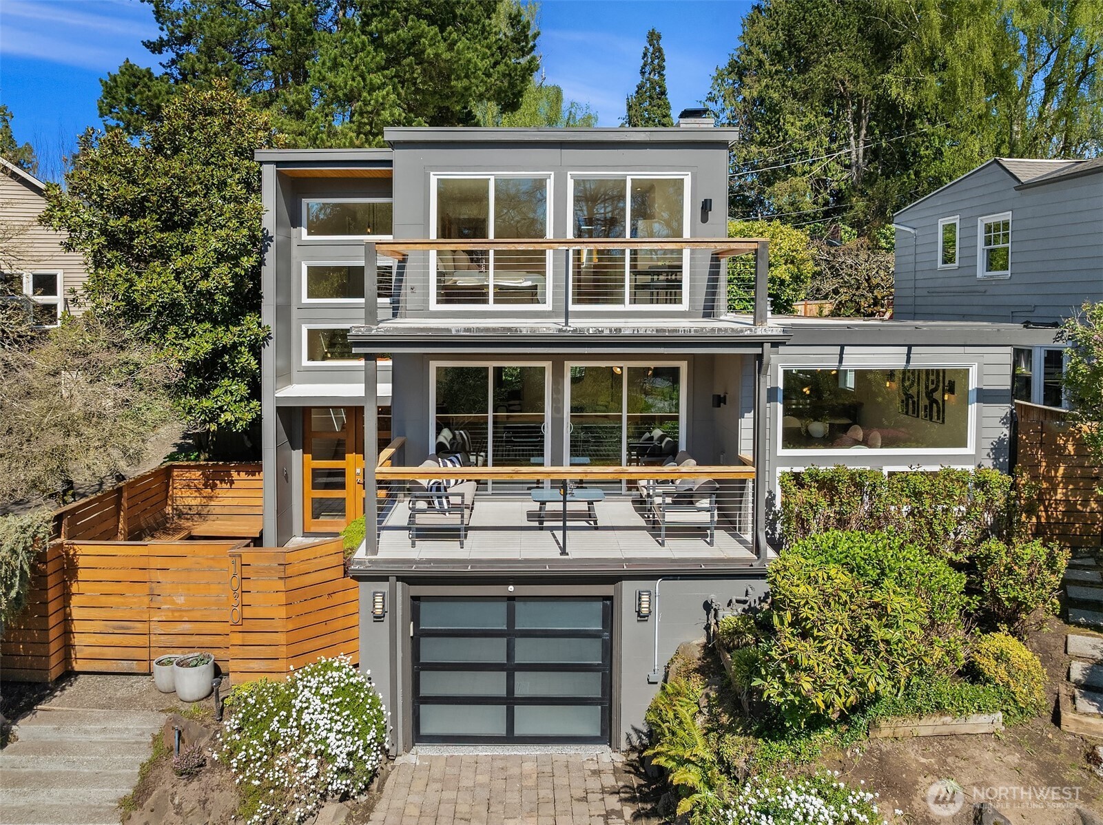 1030 Washington Place E