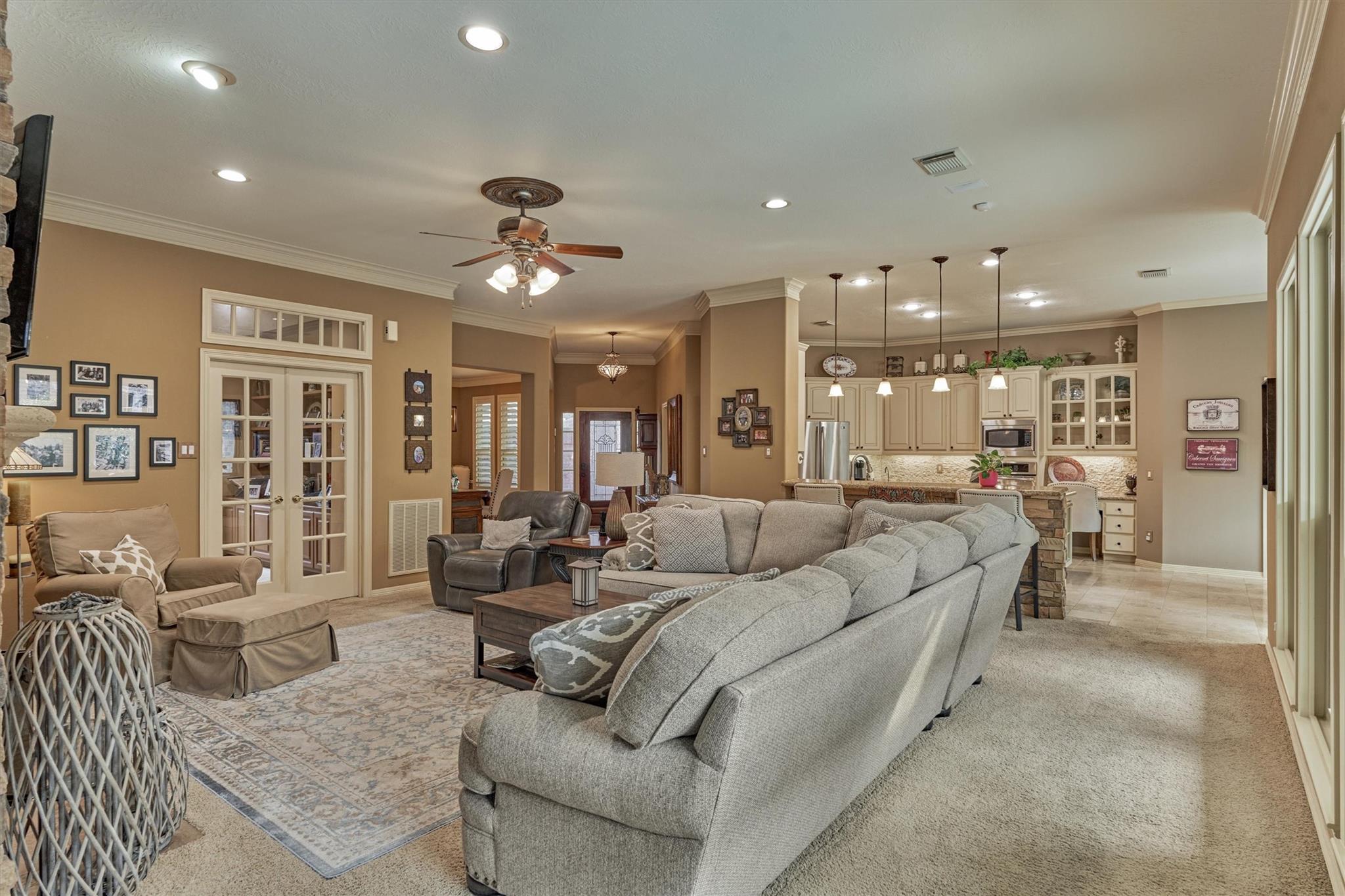 111 S Castlegreen Circle