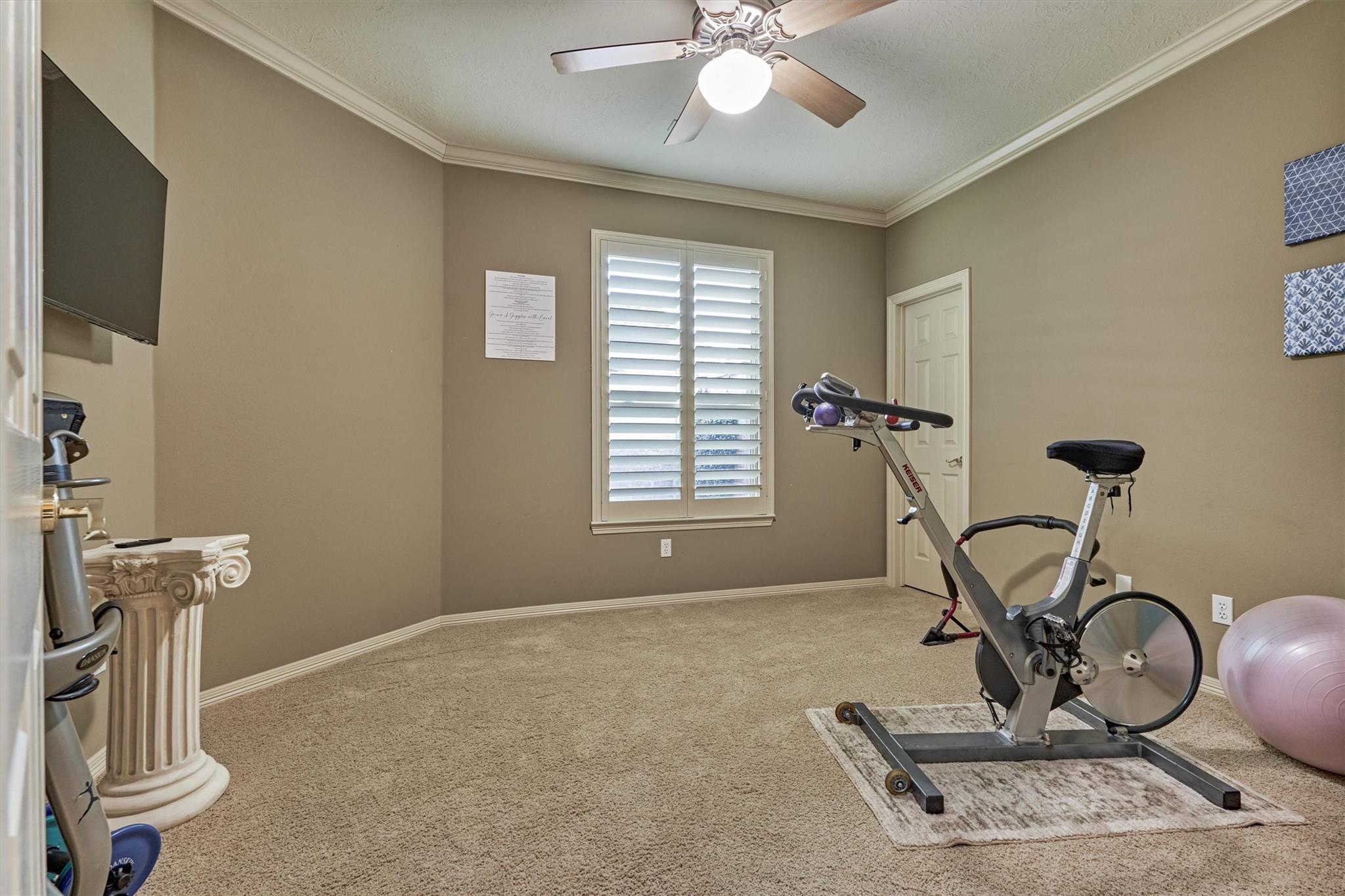 111 S Castlegreen Circle