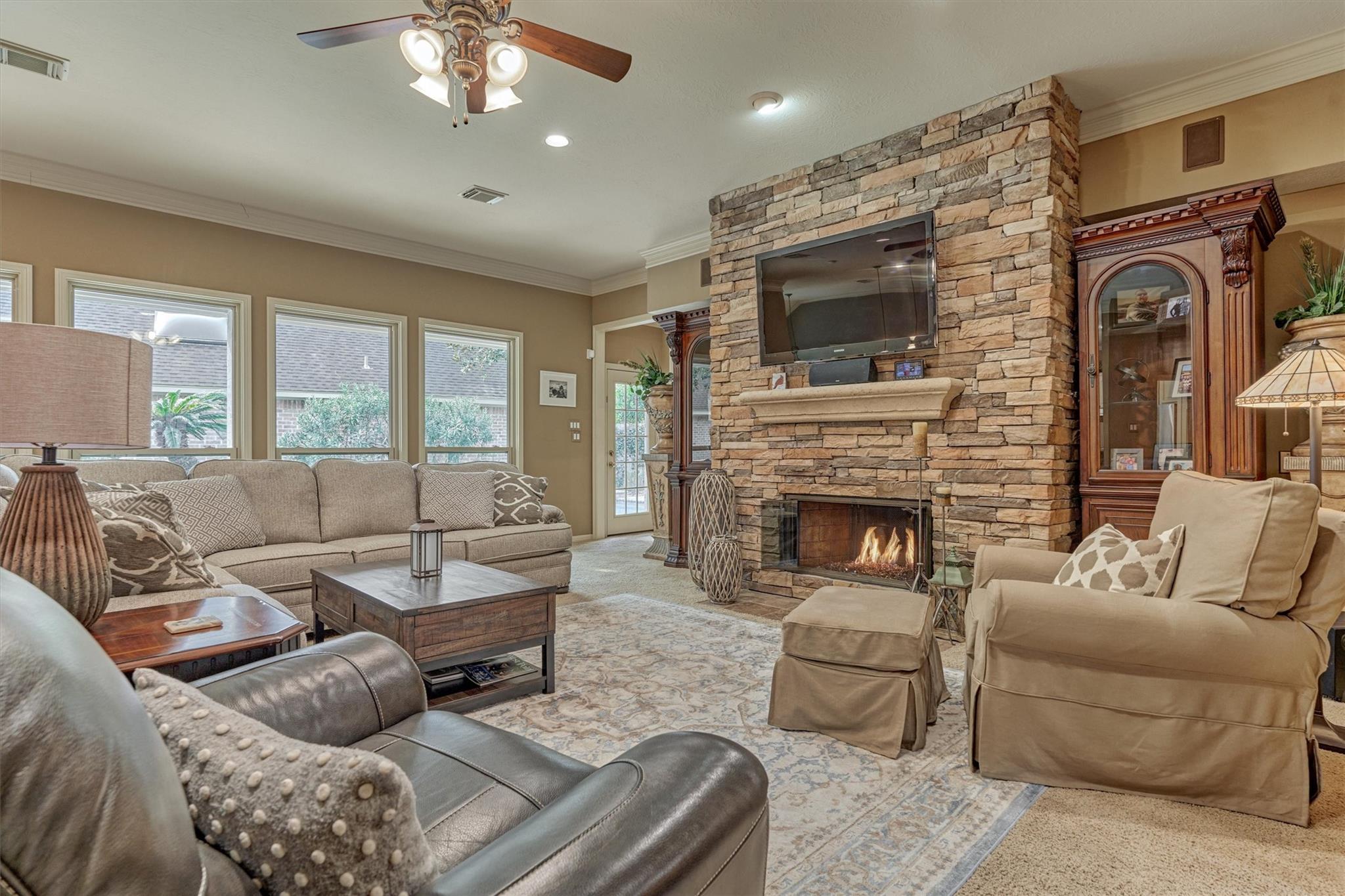 111 S Castlegreen Circle