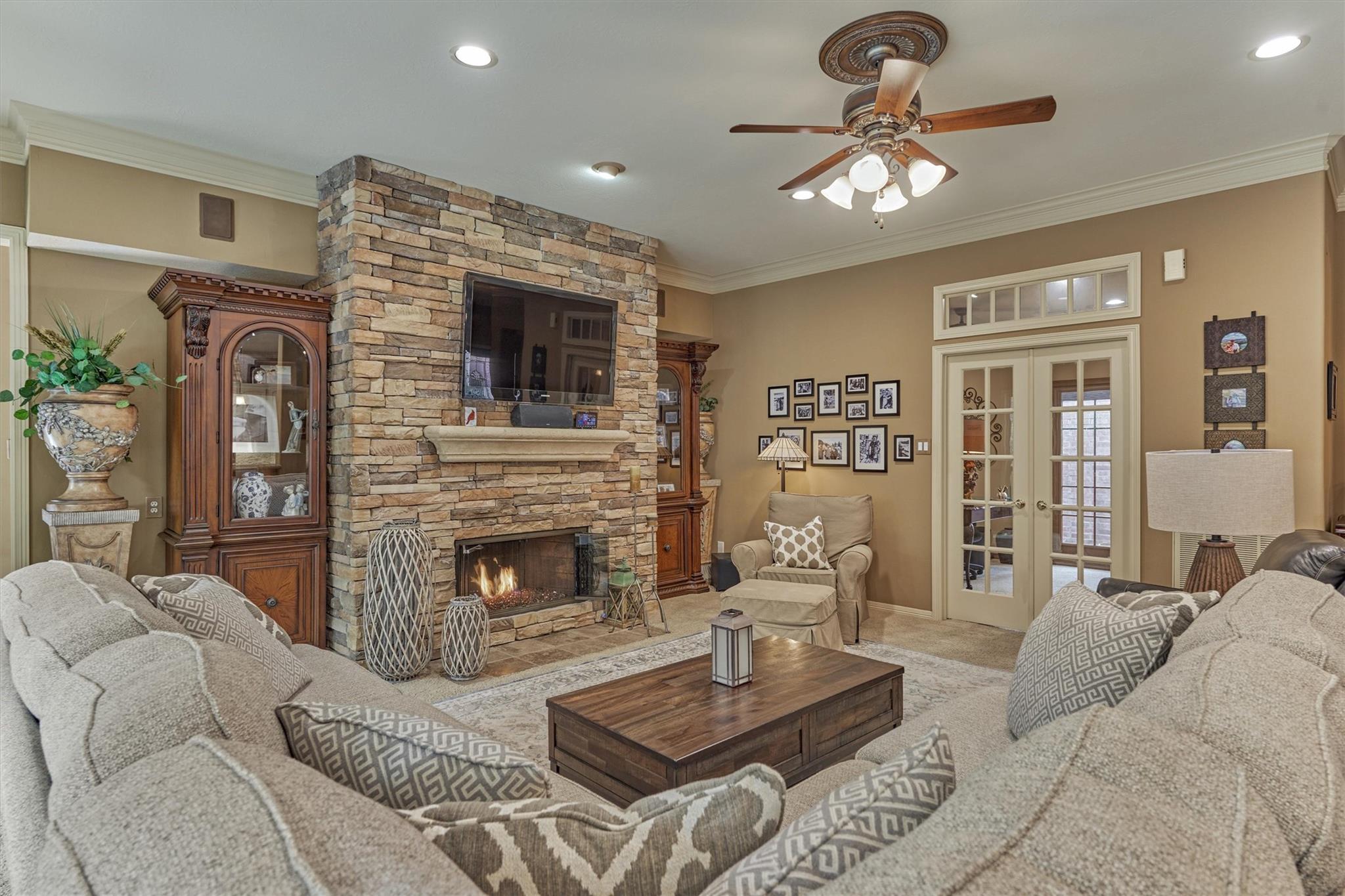 111 S Castlegreen Circle