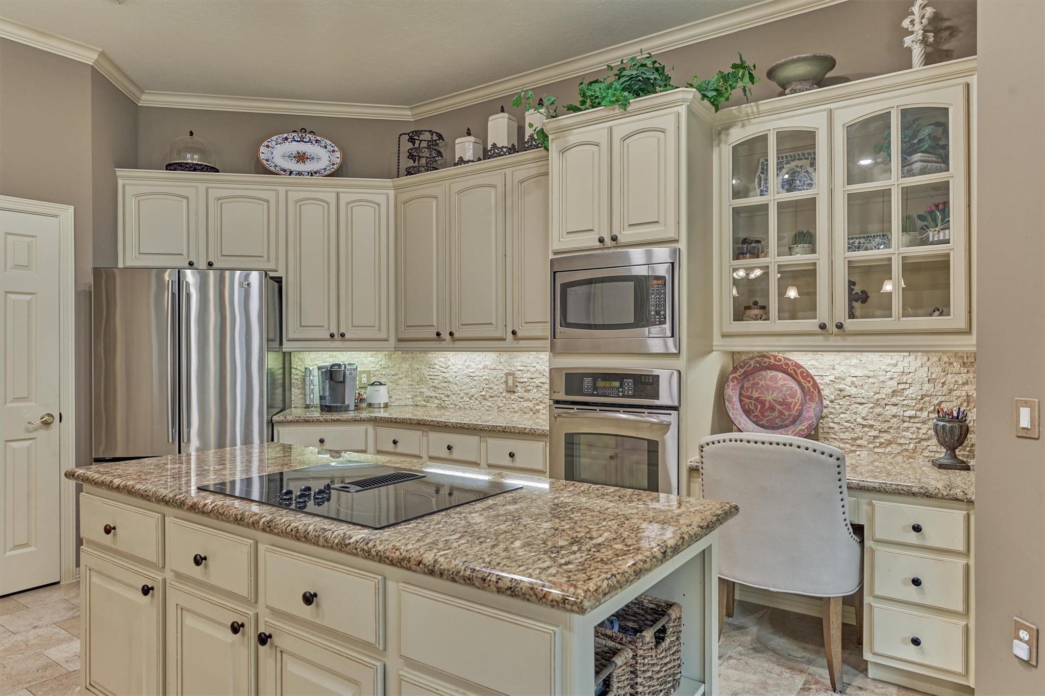 111 S Castlegreen Circle