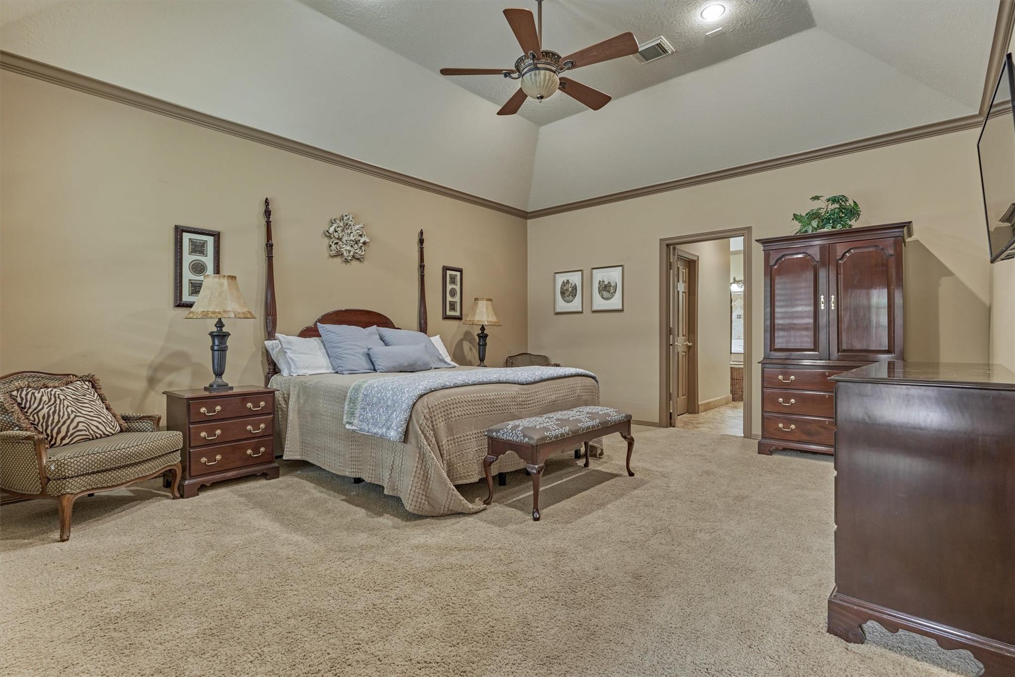 111 S Castlegreen Circle