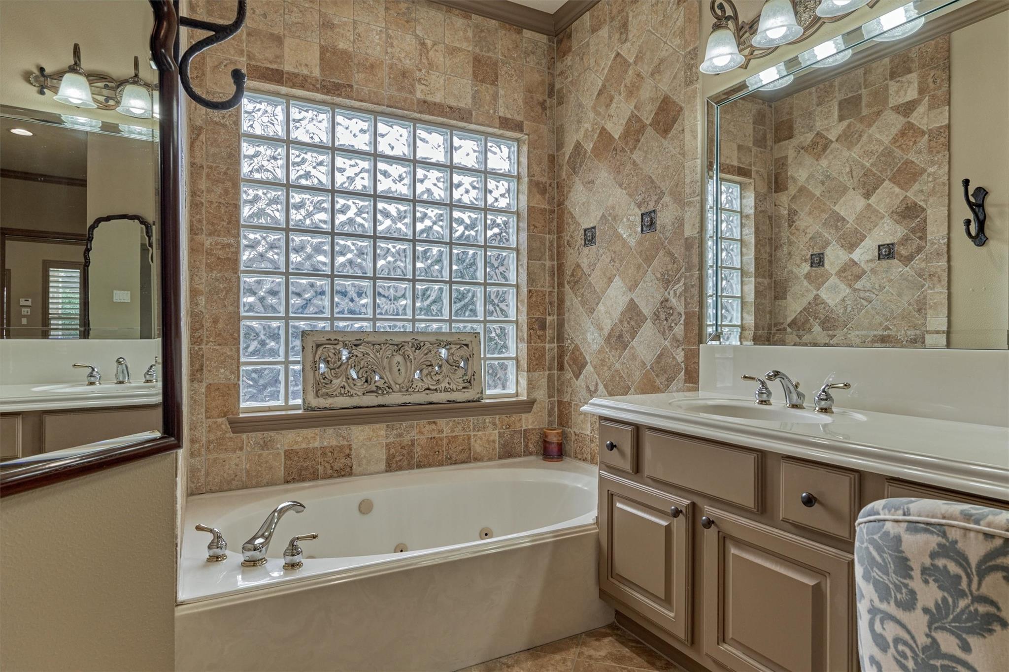 111 S Castlegreen Circle