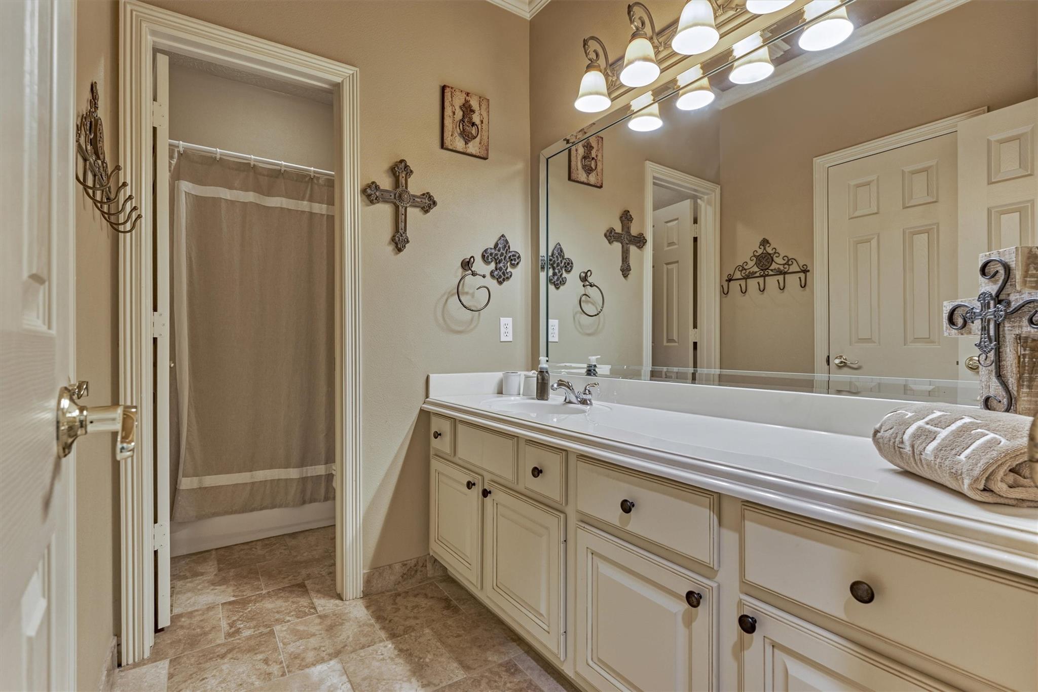 111 S Castlegreen Circle