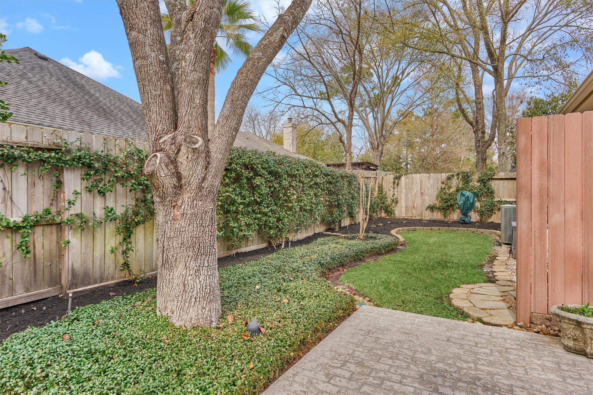 111 S Castlegreen Circle