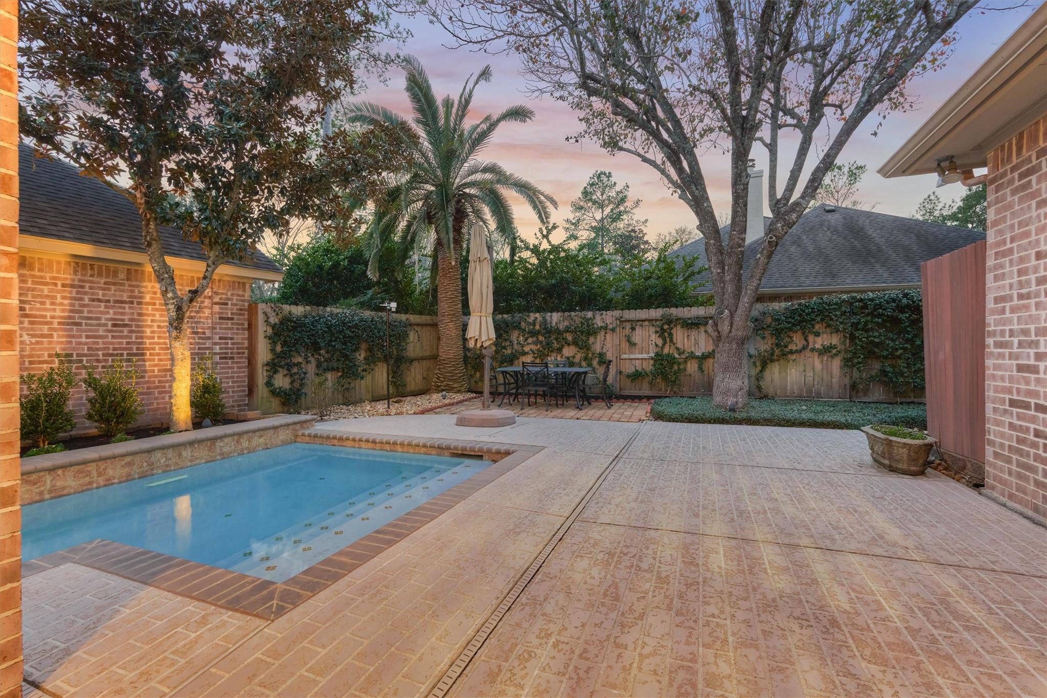 111 S Castlegreen Circle