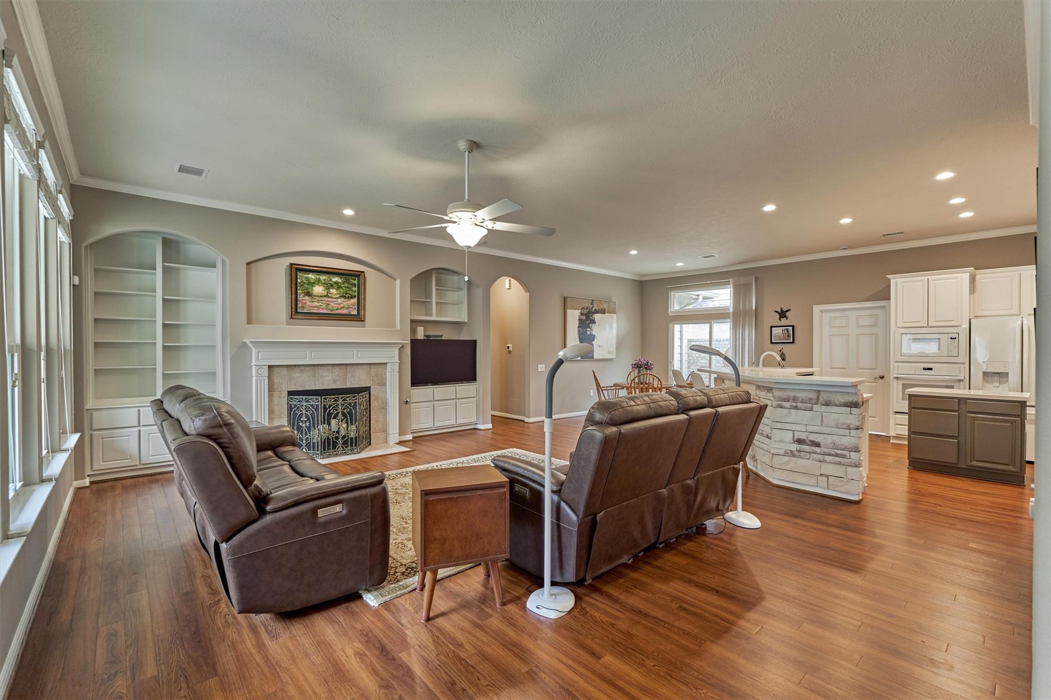 18 Coachman Ridge Place