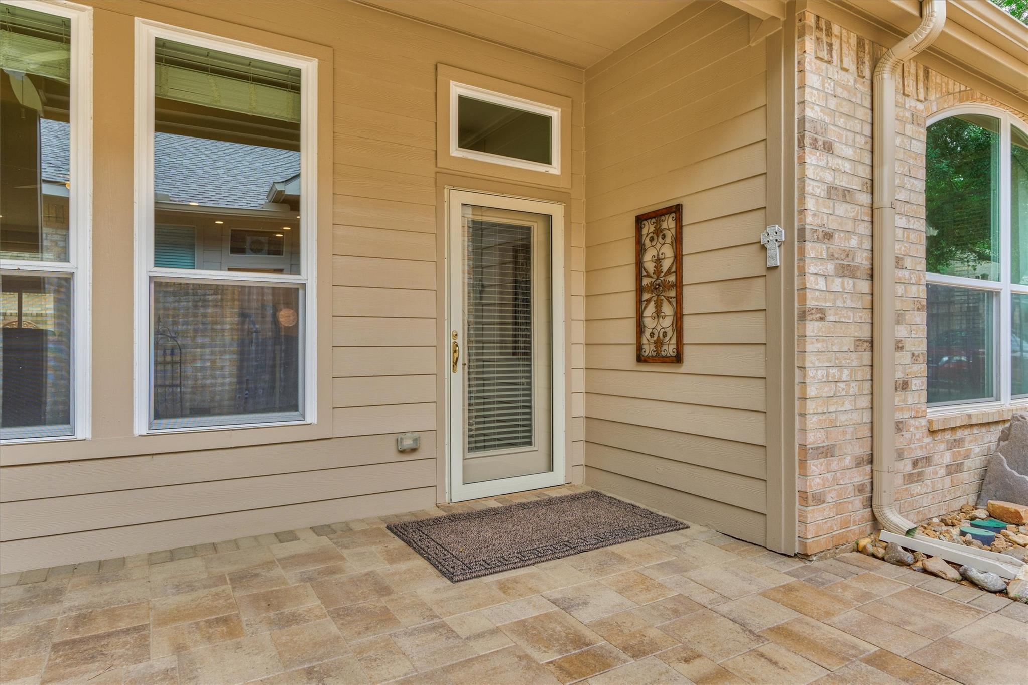 18 Coachman Ridge Place
