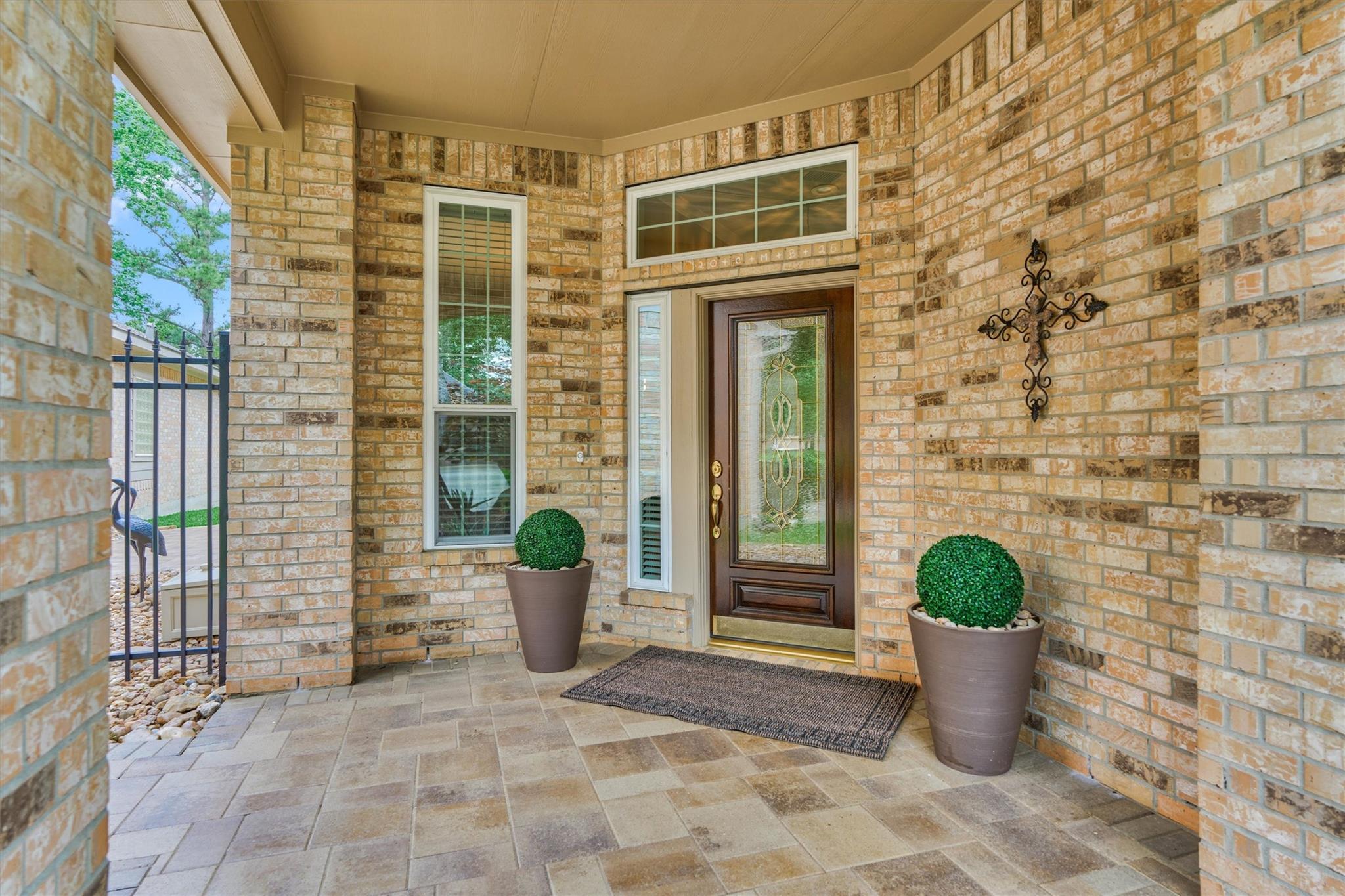 18 Coachman Ridge Place