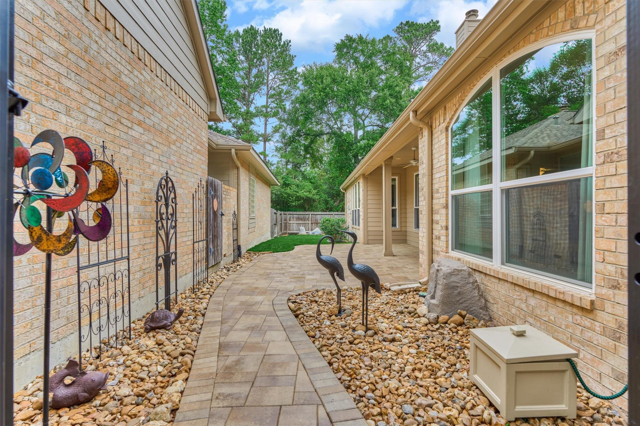 18 Coachman Ridge Place