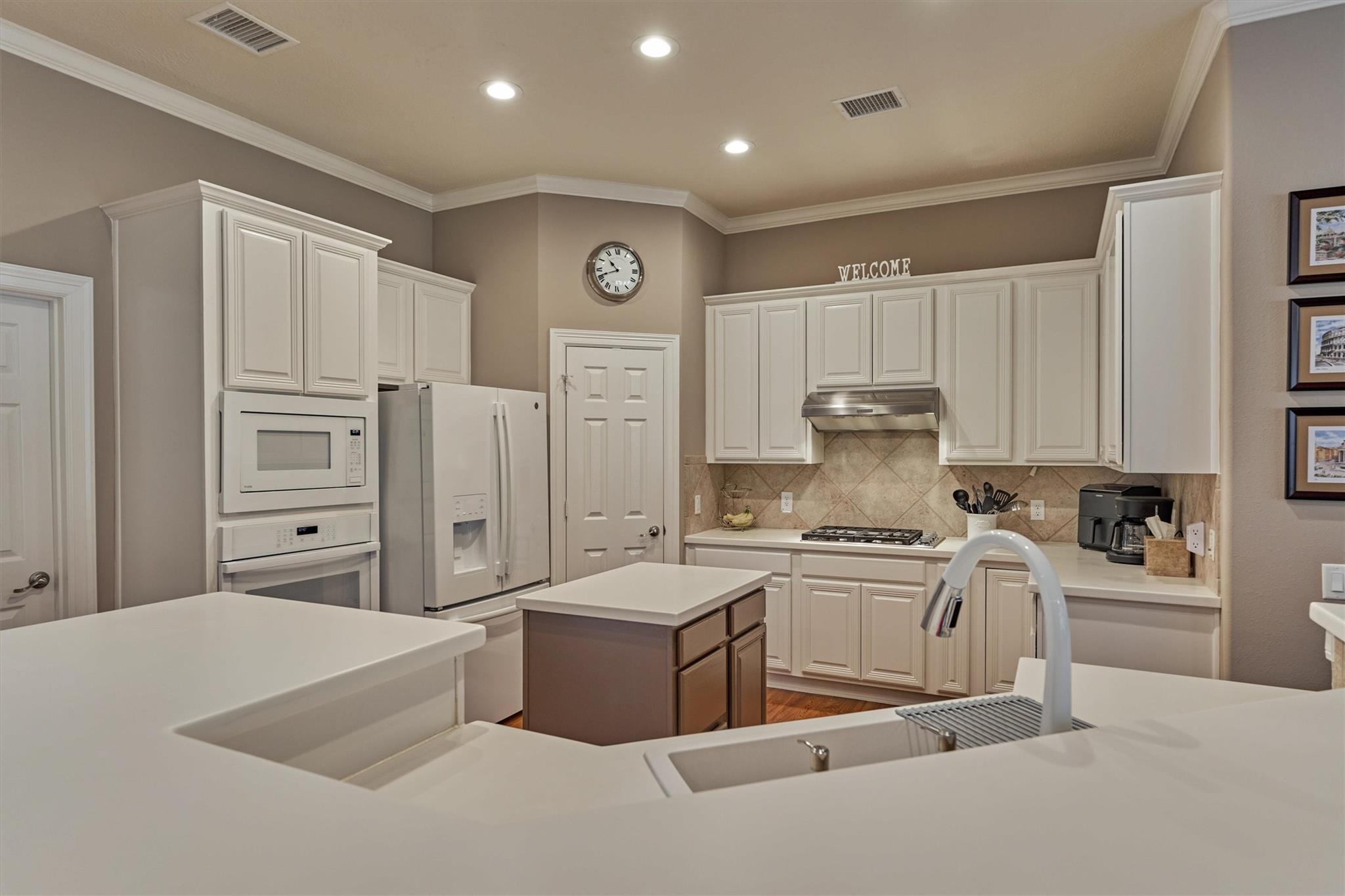 18 Coachman Ridge Place
