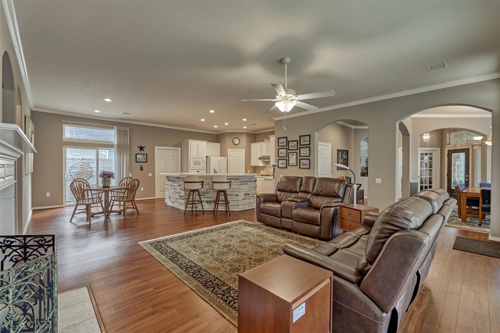 18 Coachman Ridge Place