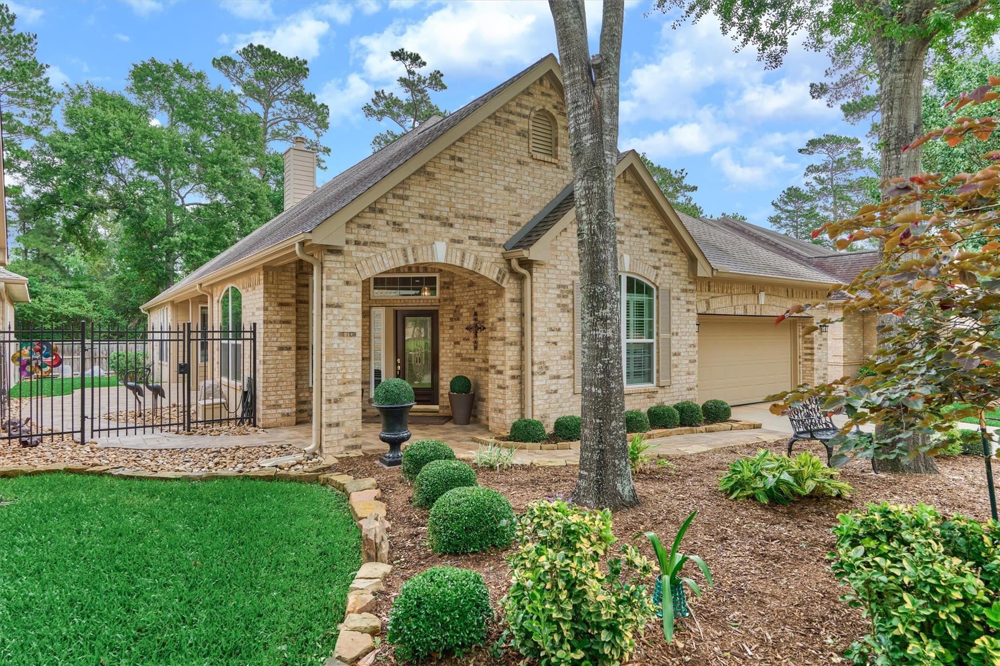 18 Coachman Ridge Place