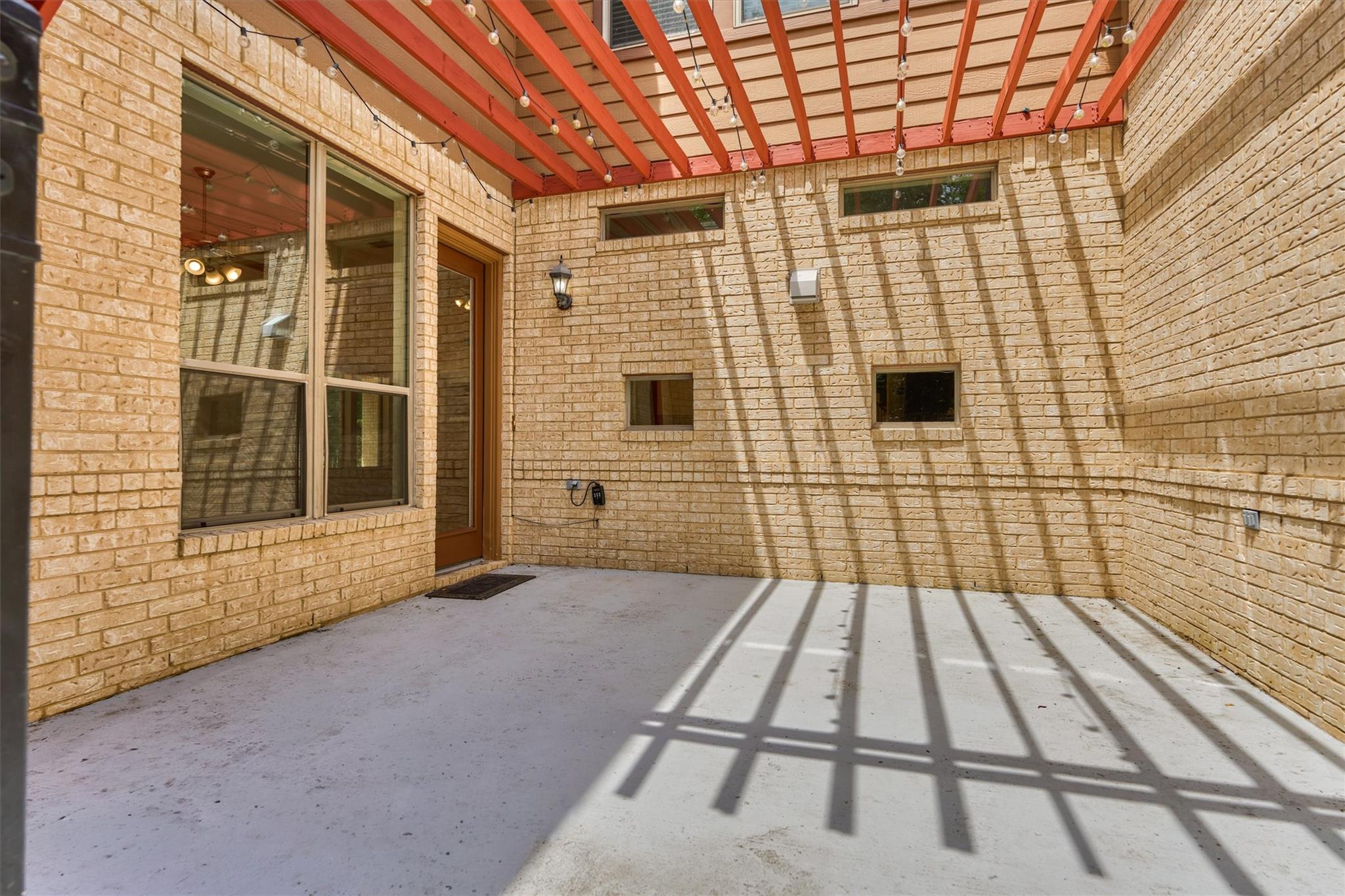 13274 Meadow Creek Lane