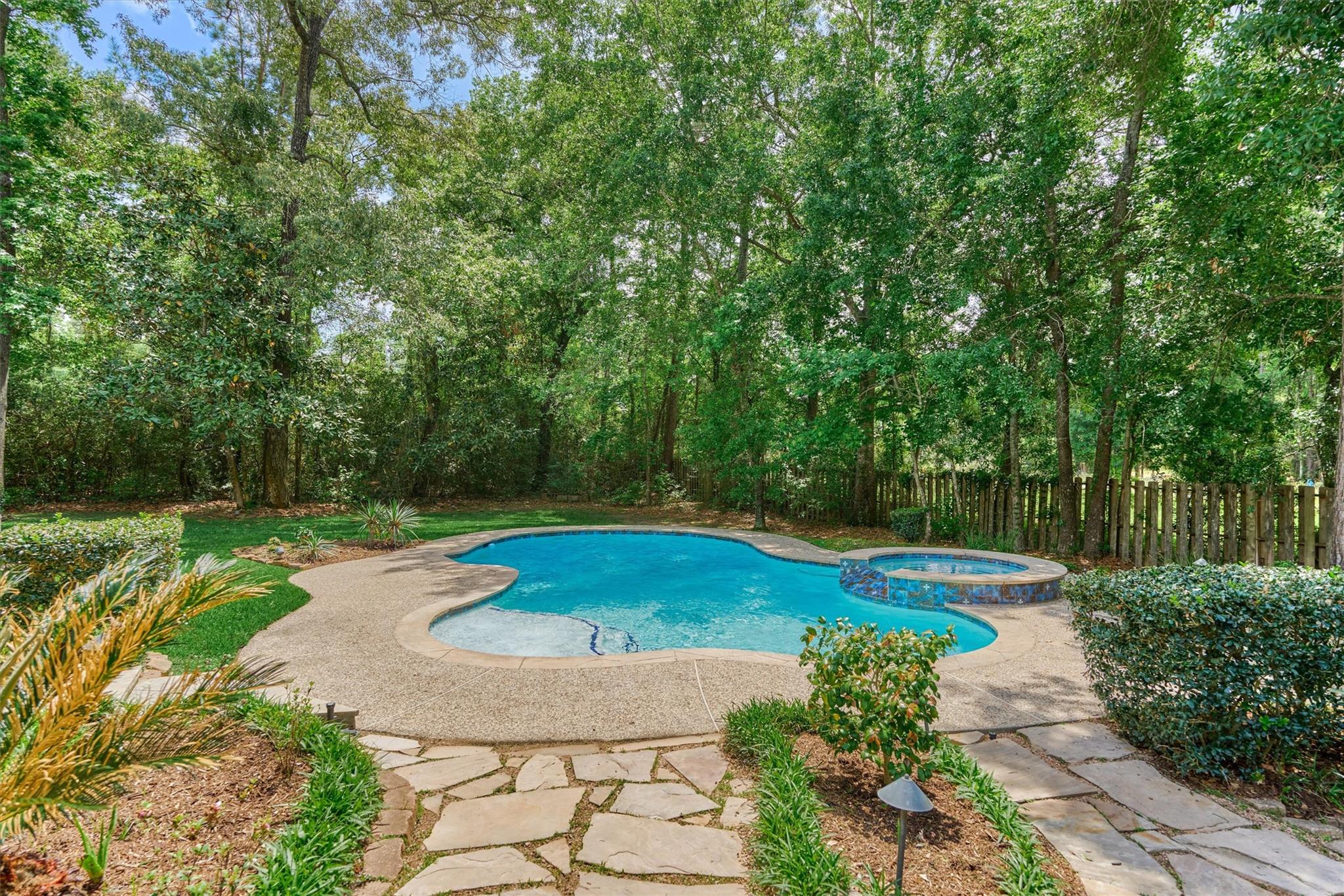 13274 Meadow Creek Lane