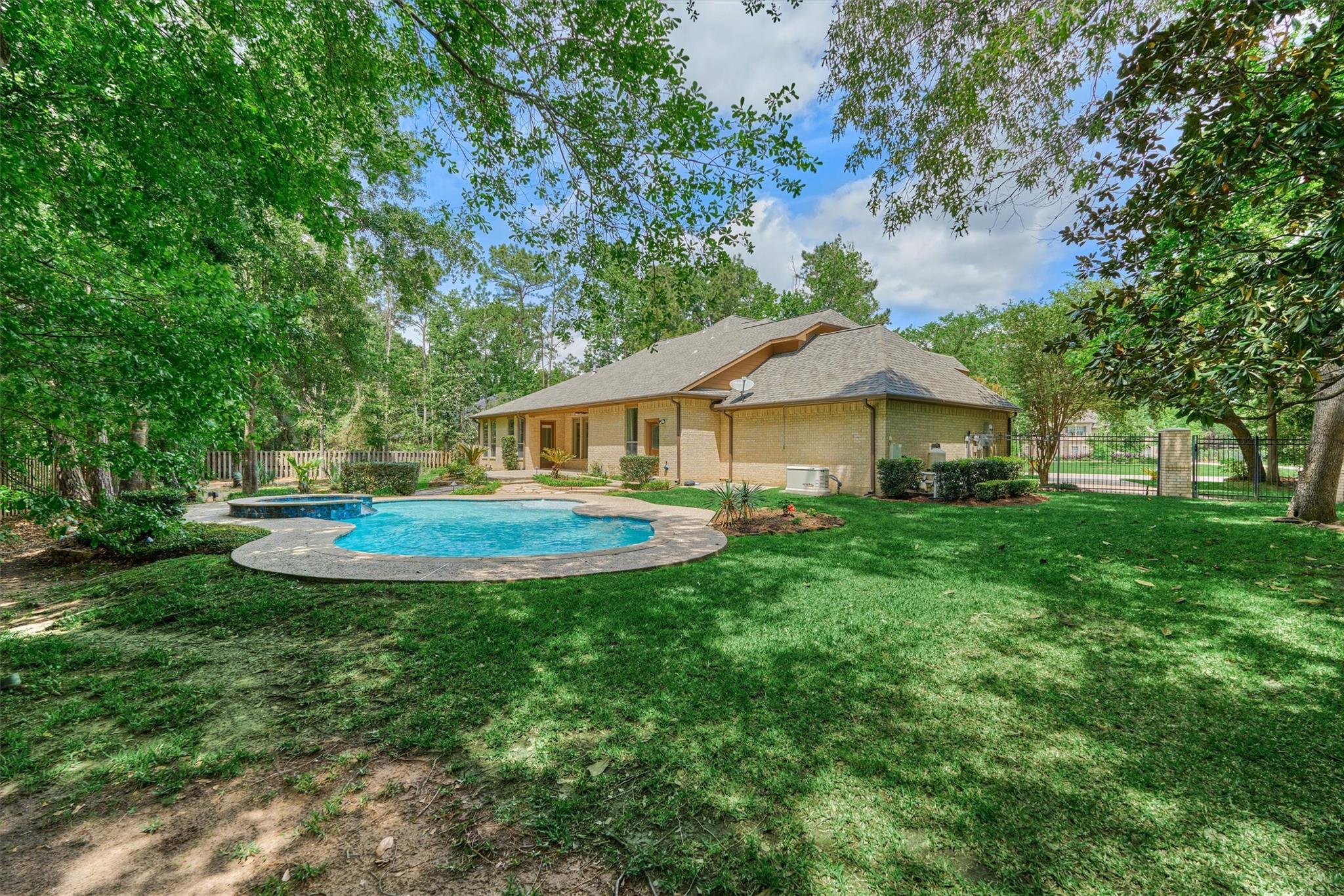 13274 Meadow Creek Lane