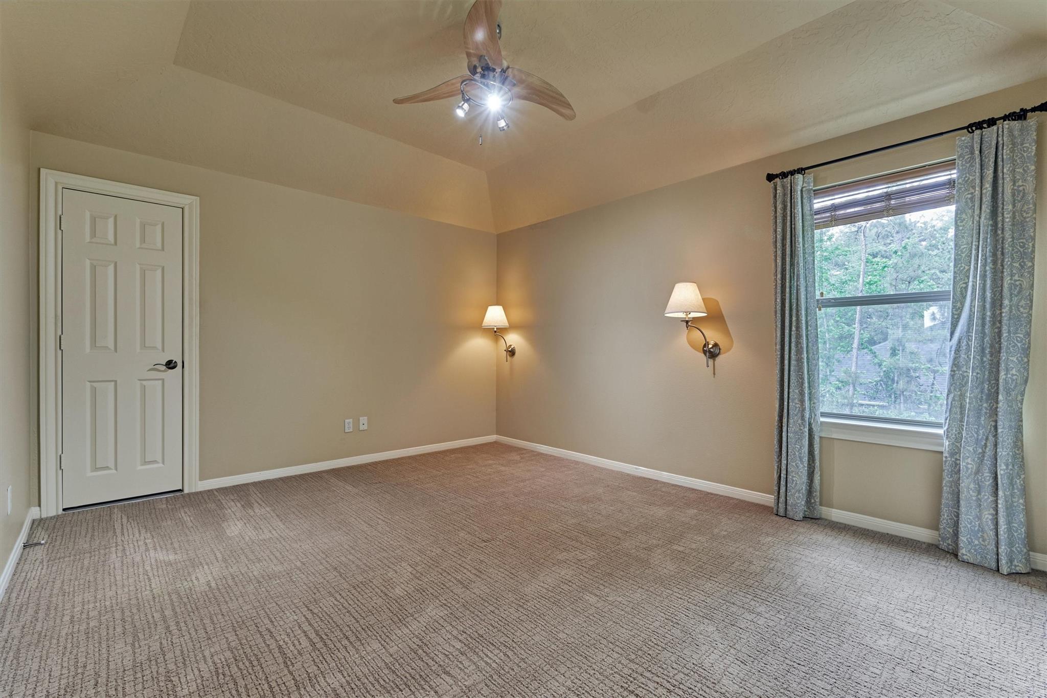 13274 Meadow Creek Lane