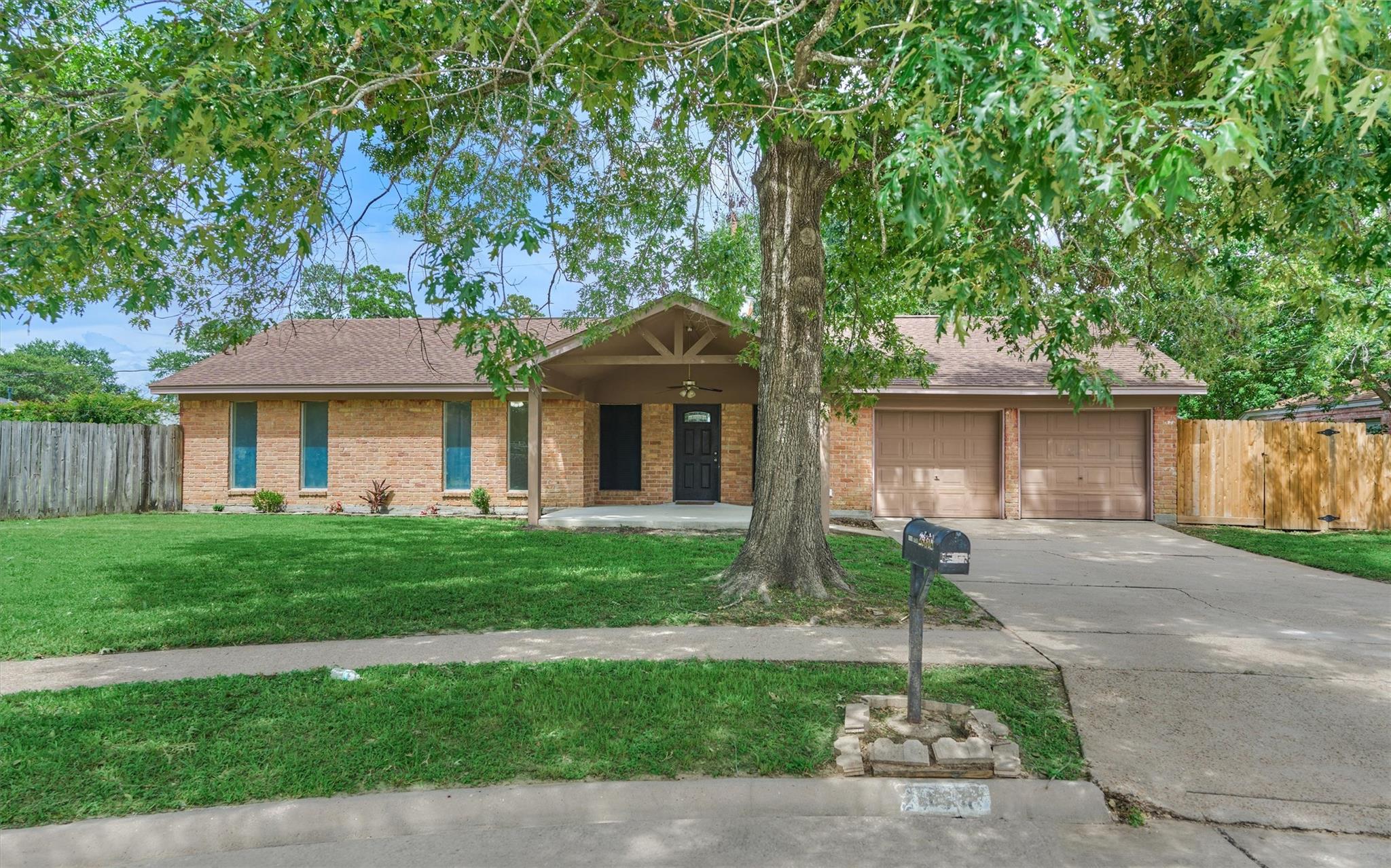 29318 Waltham Street, Spring