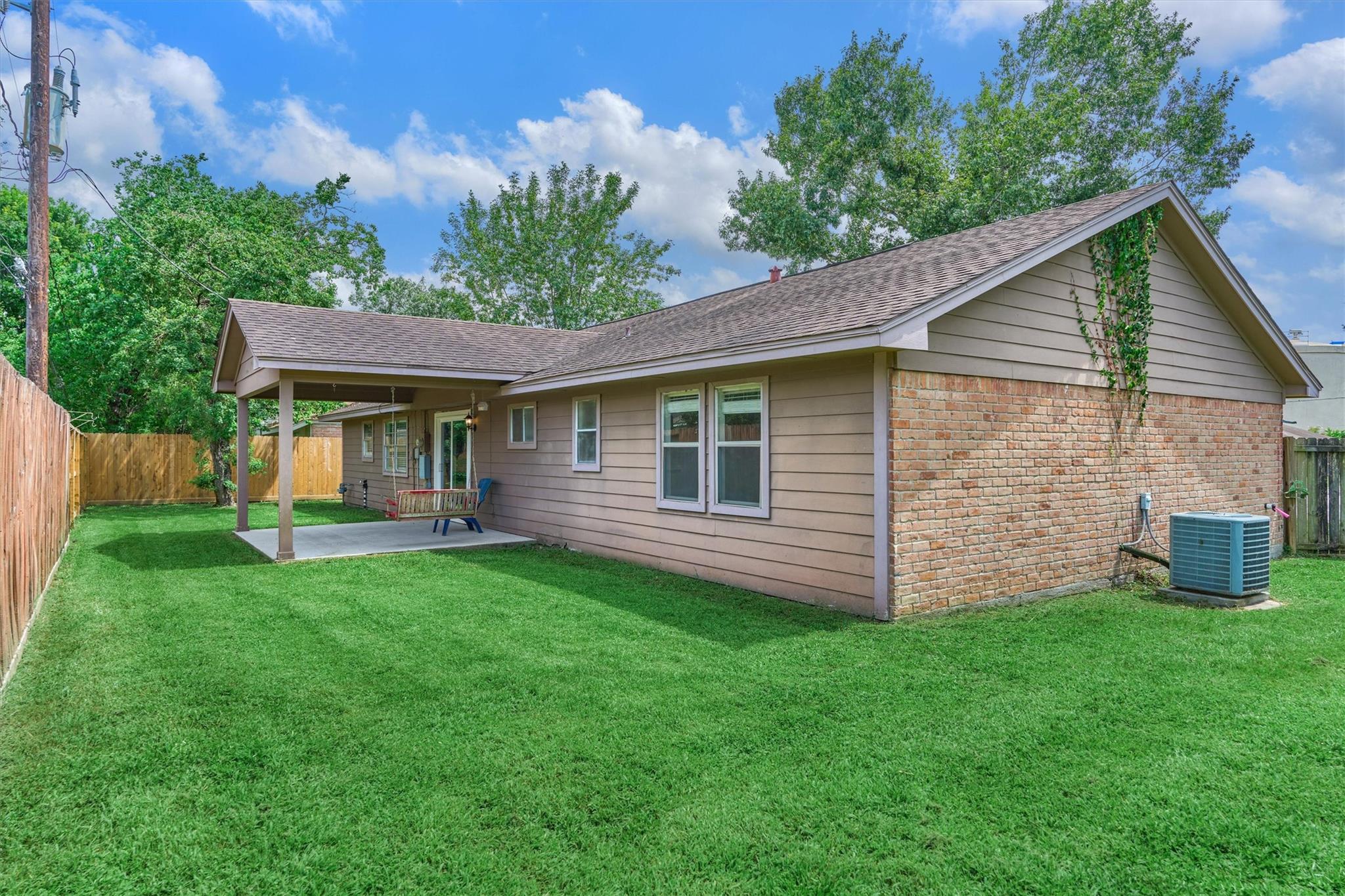 29318 Waltham Street, Spring