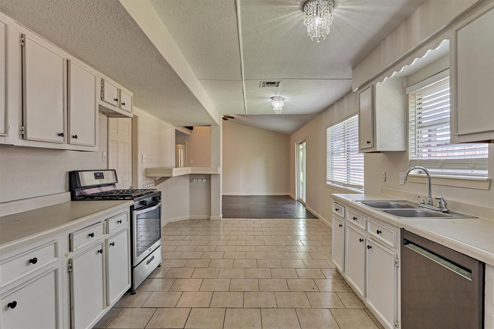 29318 Waltham Street, Spring