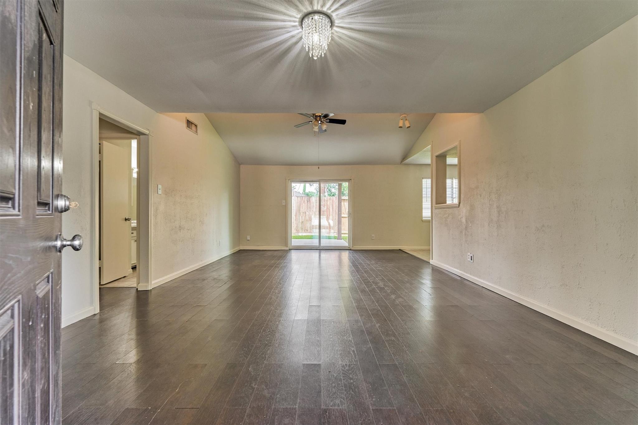 29318 Waltham Street, Spring