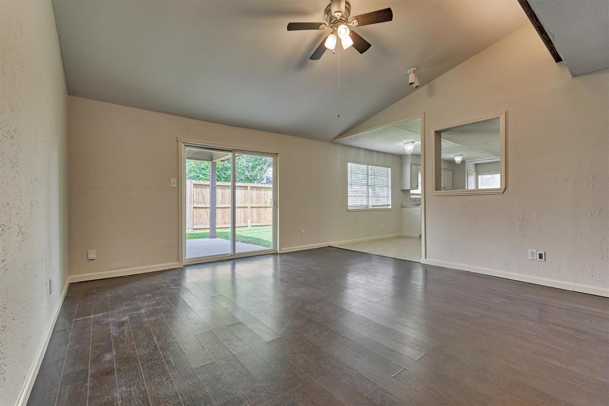 29318 Waltham Street, Spring