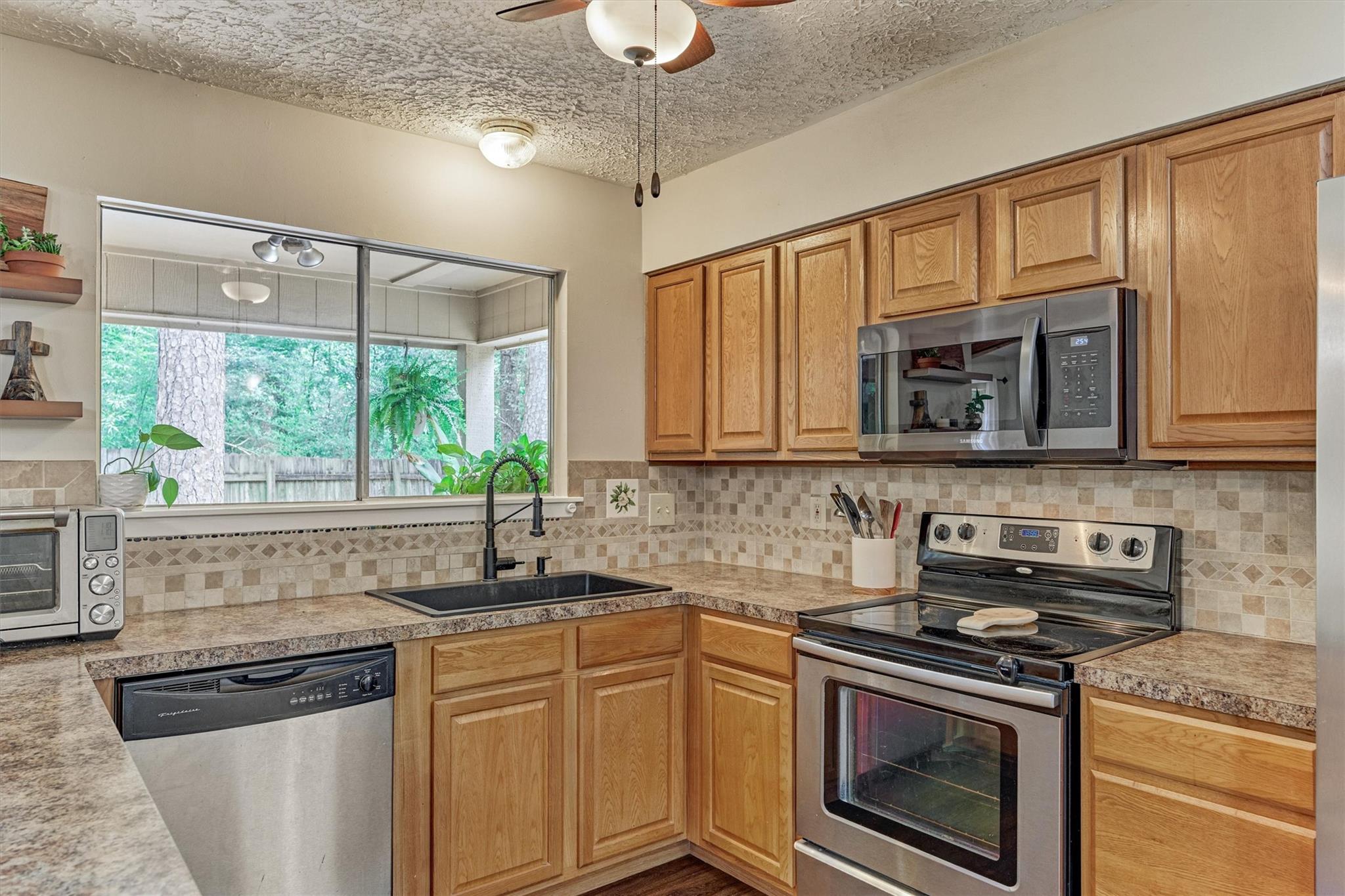 2615 Rosewood Place