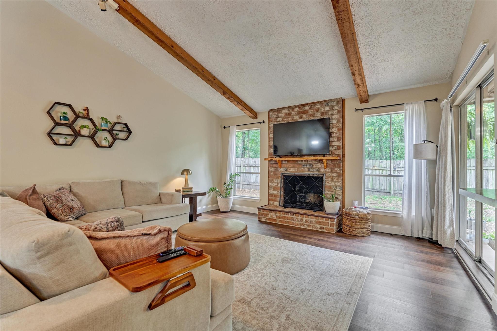2615 Rosewood Place