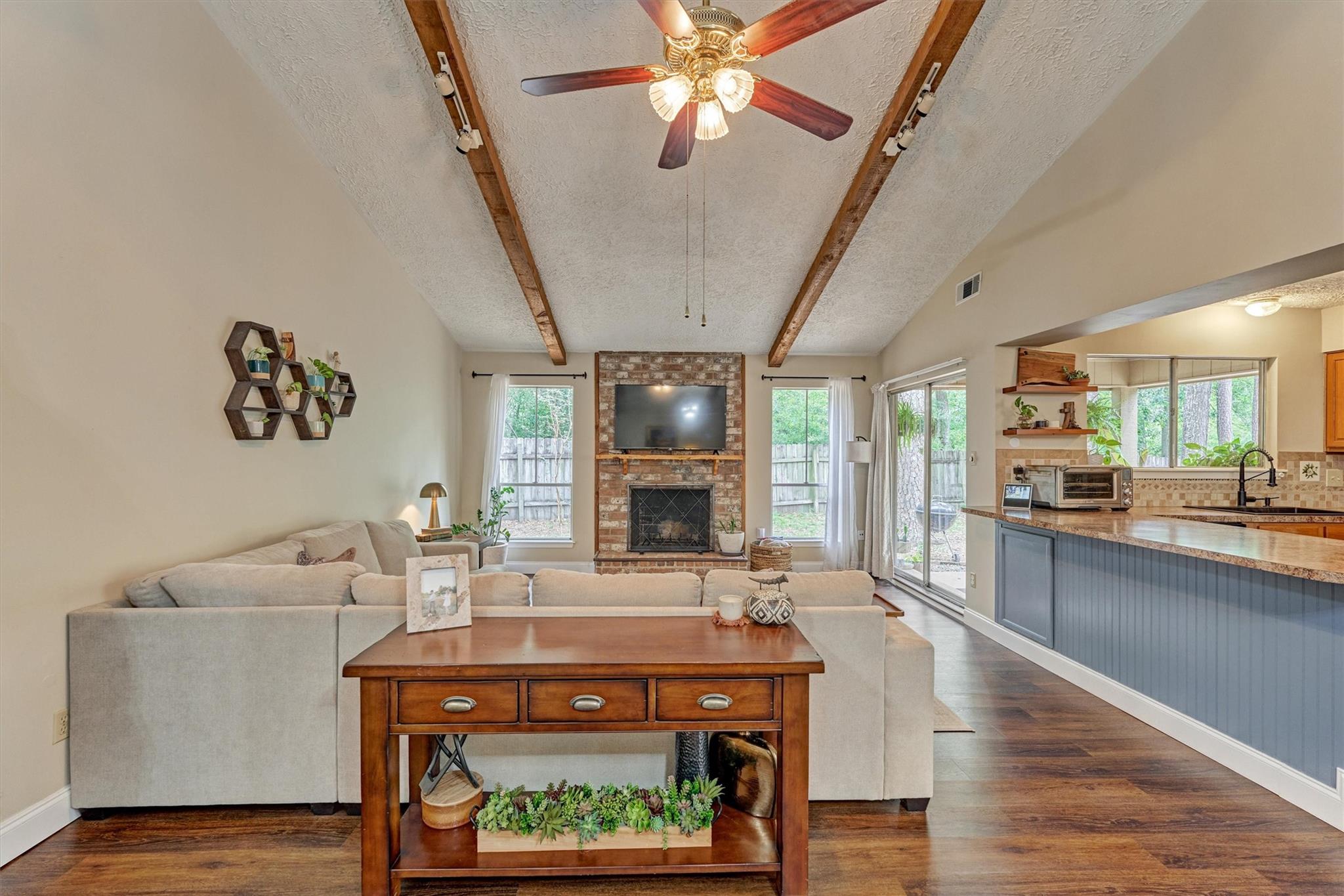 2615 Rosewood Place
