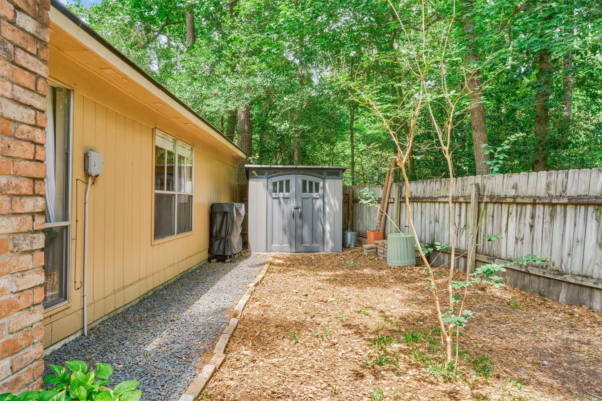 2615 Rosewood Place