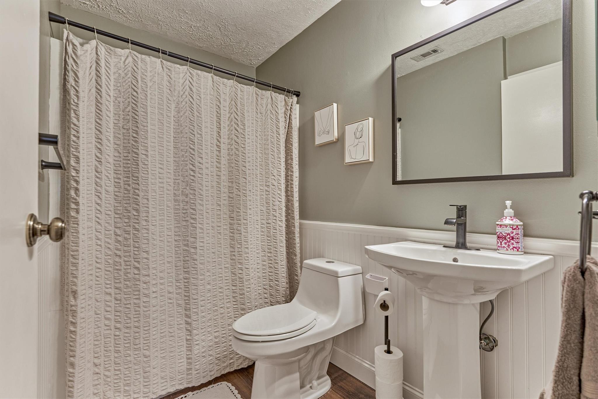 2615 Rosewood Place