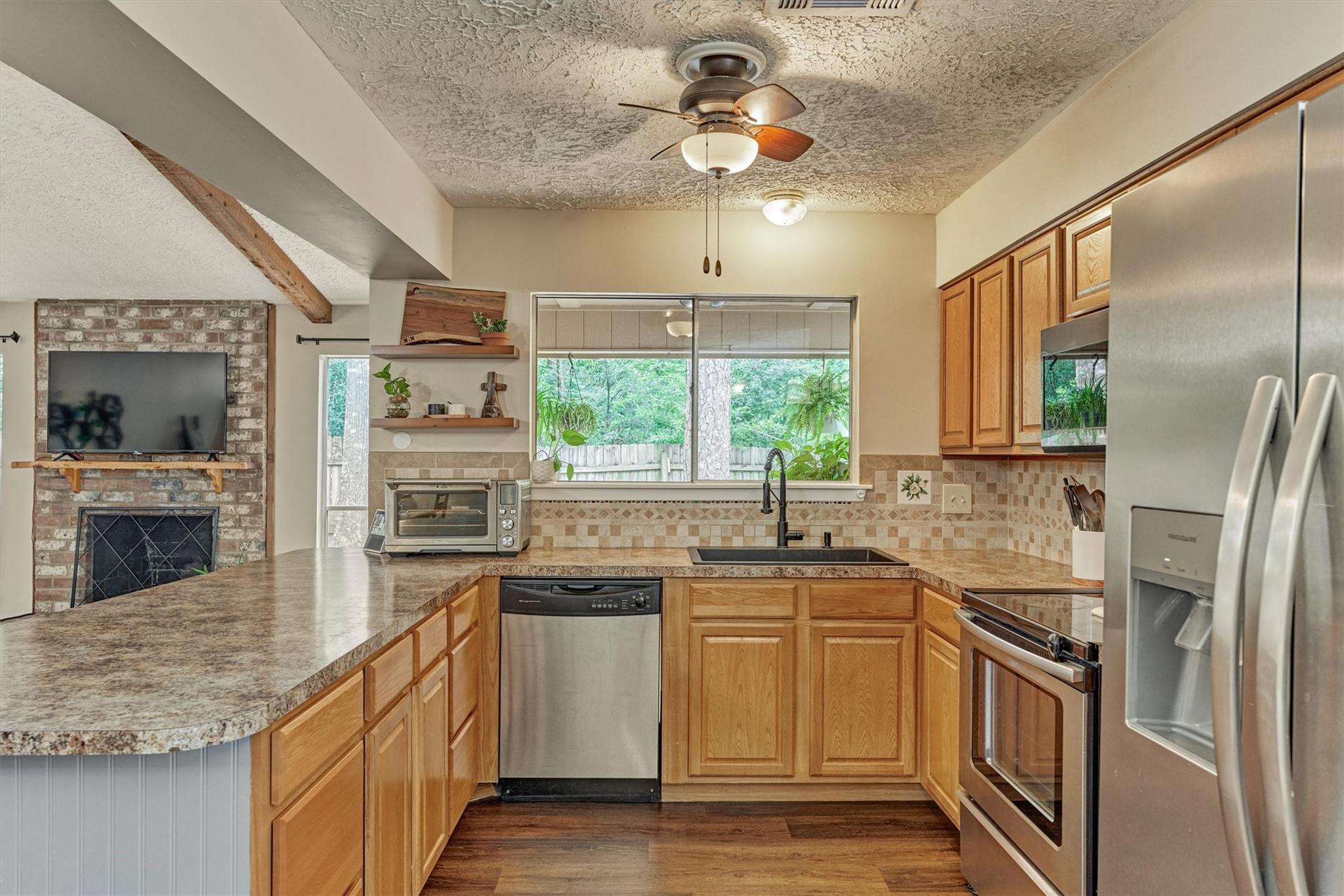 2615 Rosewood Place