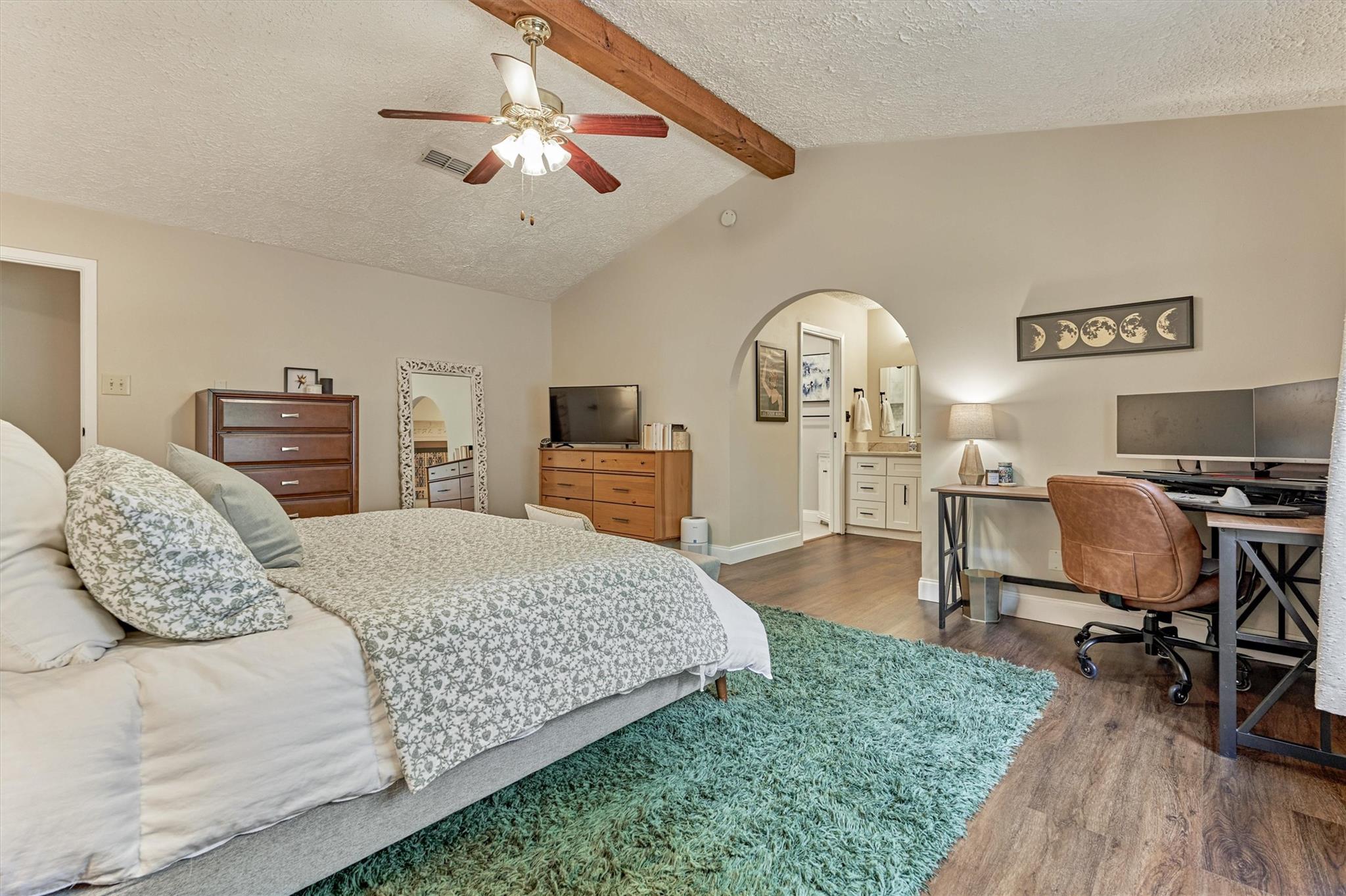 2615 Rosewood Place