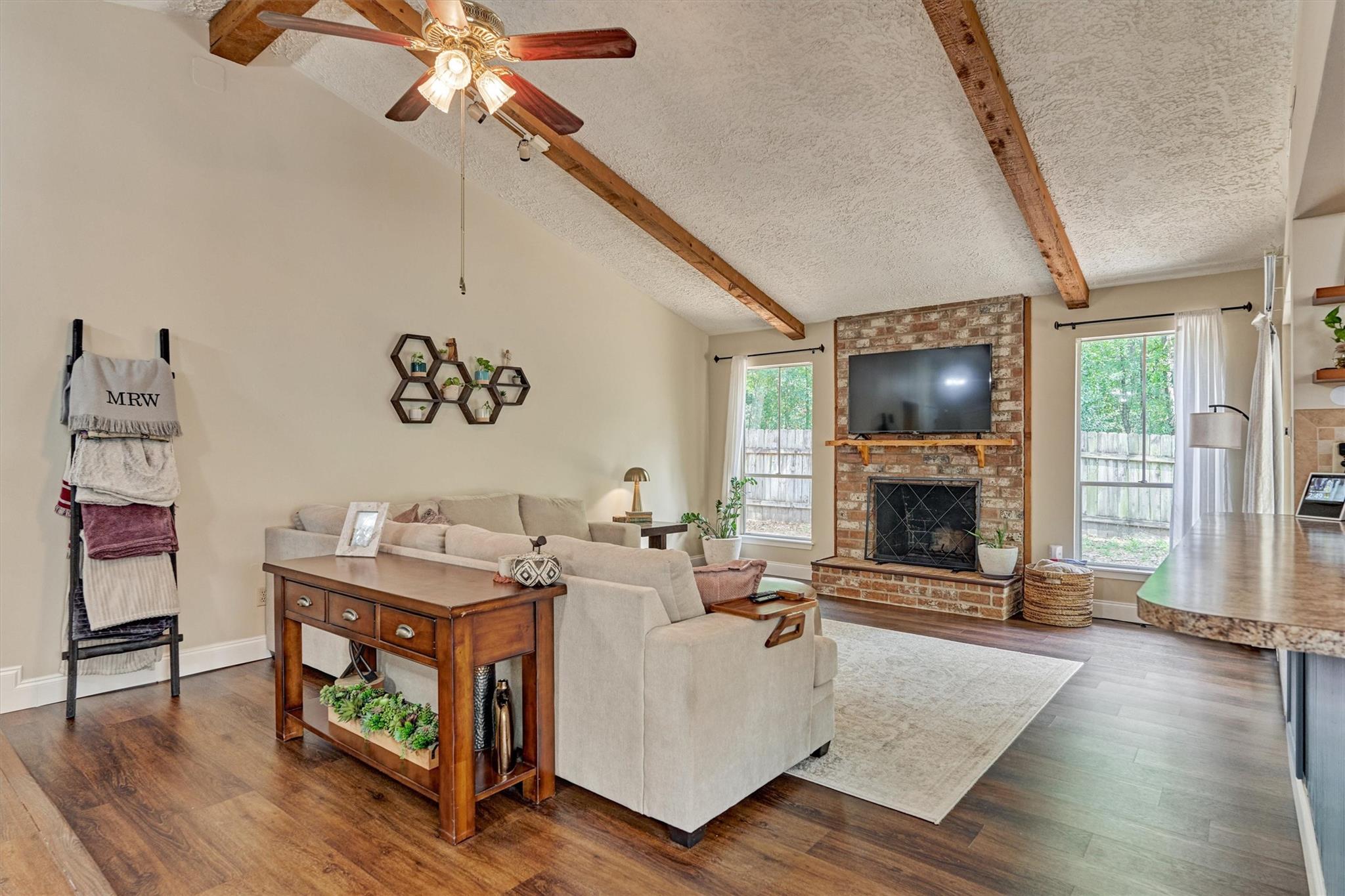 2615 Rosewood Place