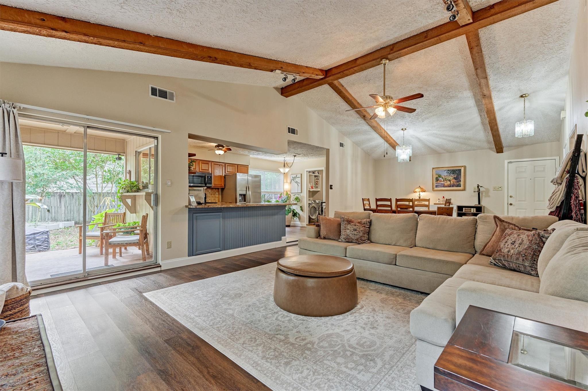 2615 Rosewood Place
