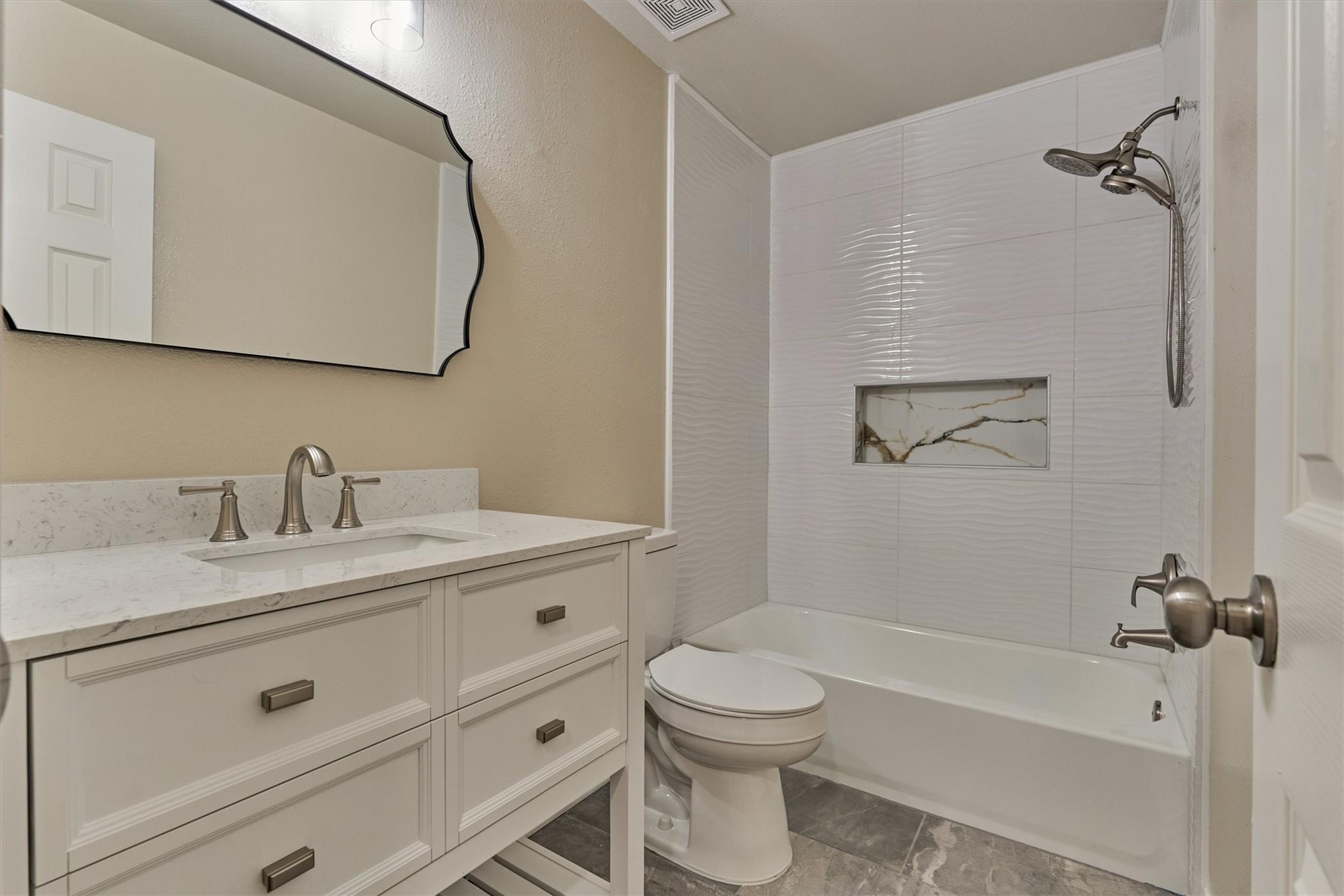 111 N Villa Oaks Drive