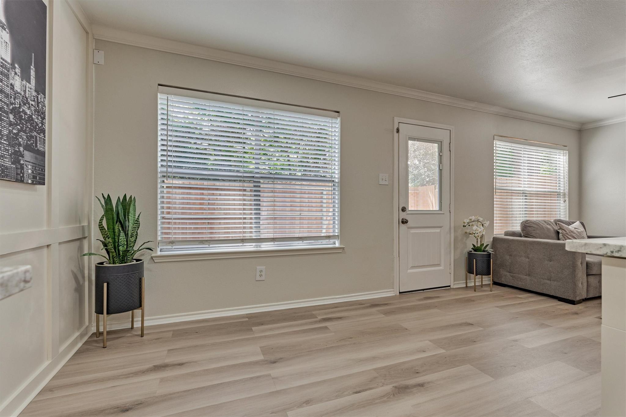 111 N Villa Oaks Drive