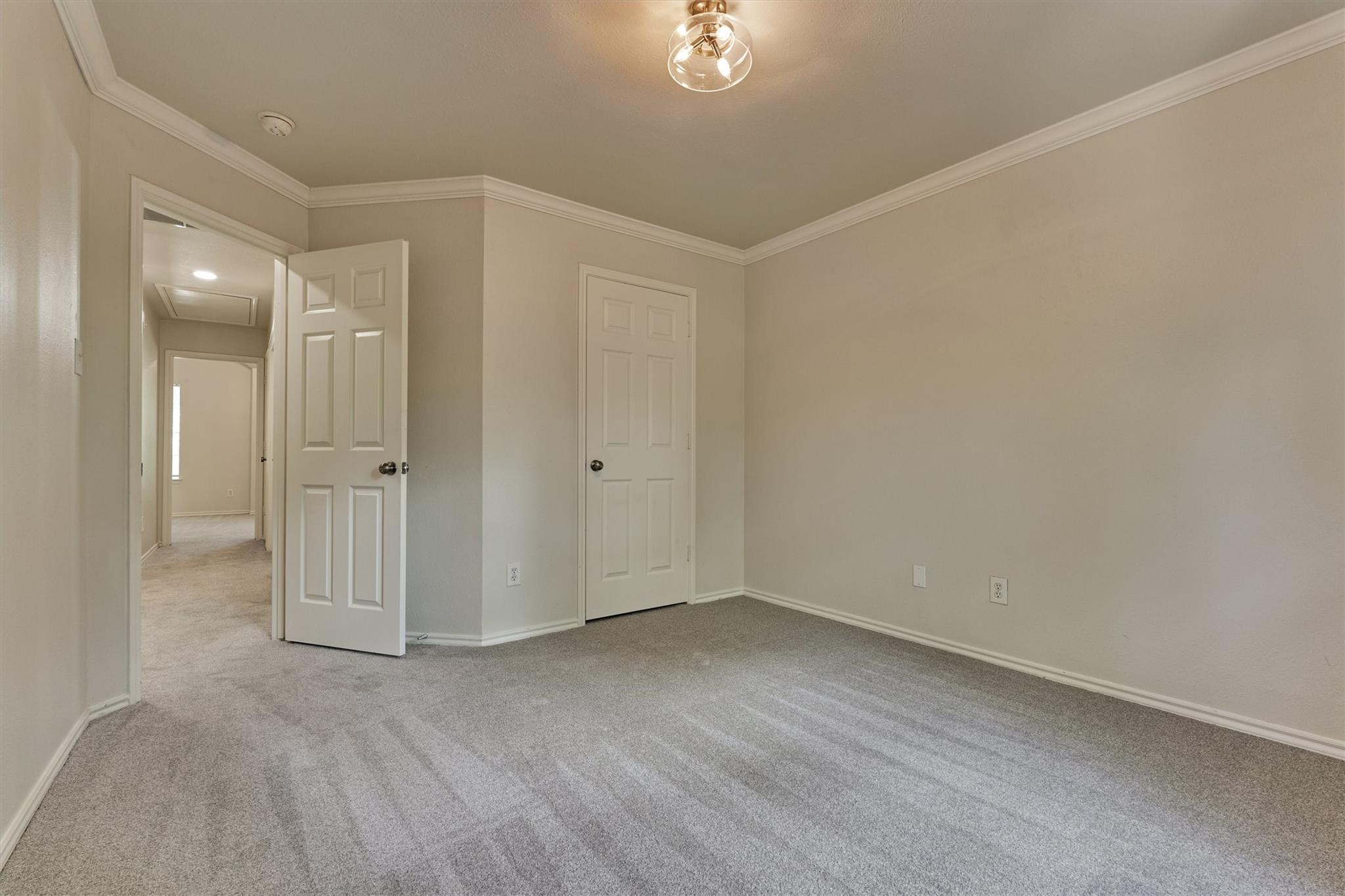 111 N Villa Oaks Drive