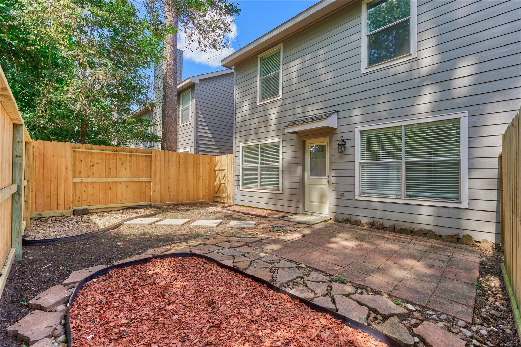 111 N Villa Oaks Drive