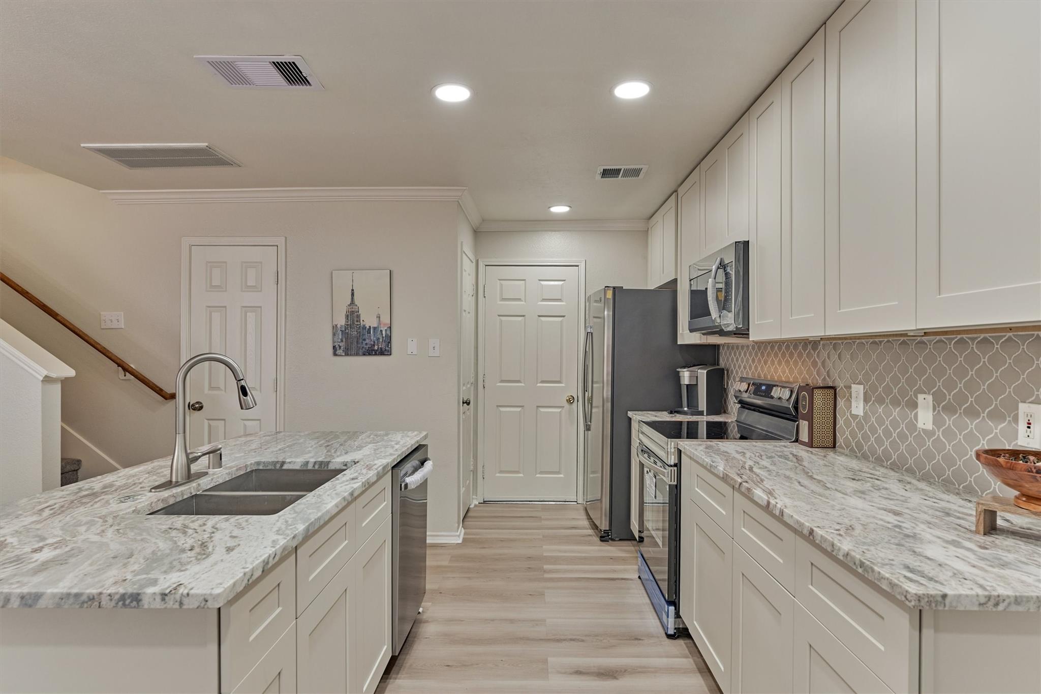 111 N Villa Oaks Drive