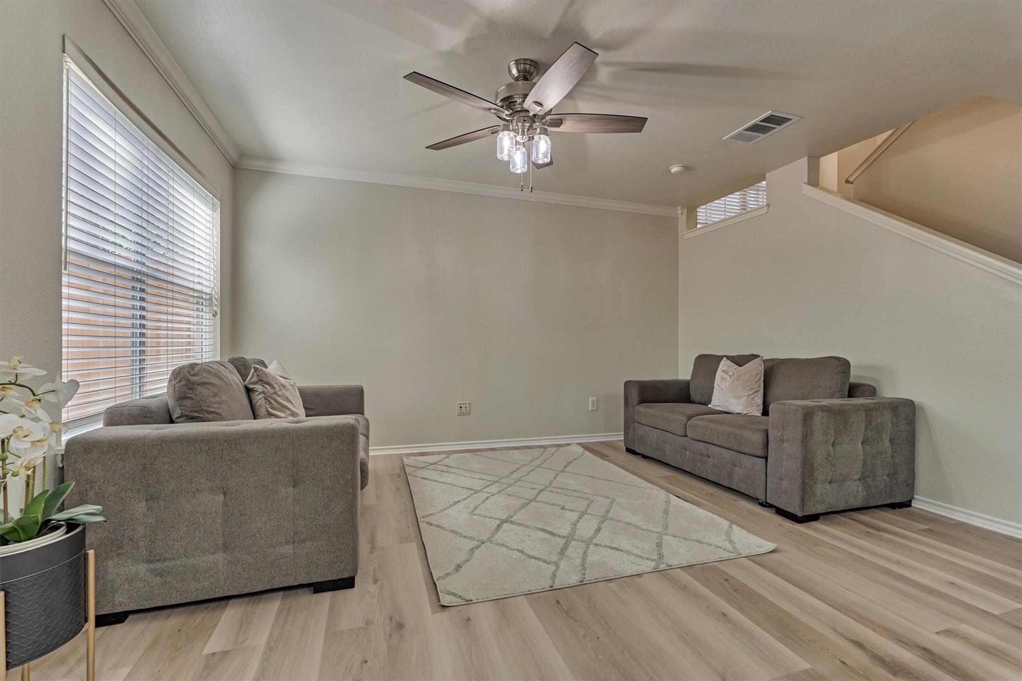 111 N Villa Oaks Drive