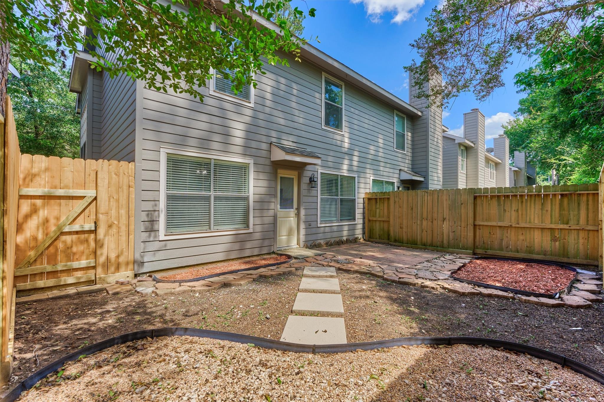 111 N Villa Oaks Drive