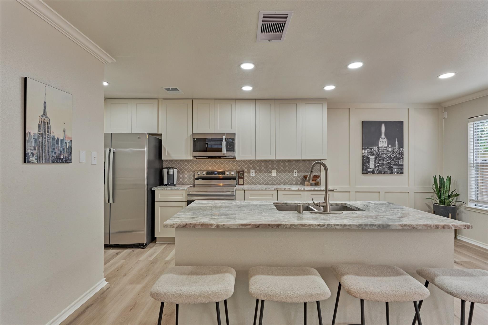 111 N Villa Oaks Drive