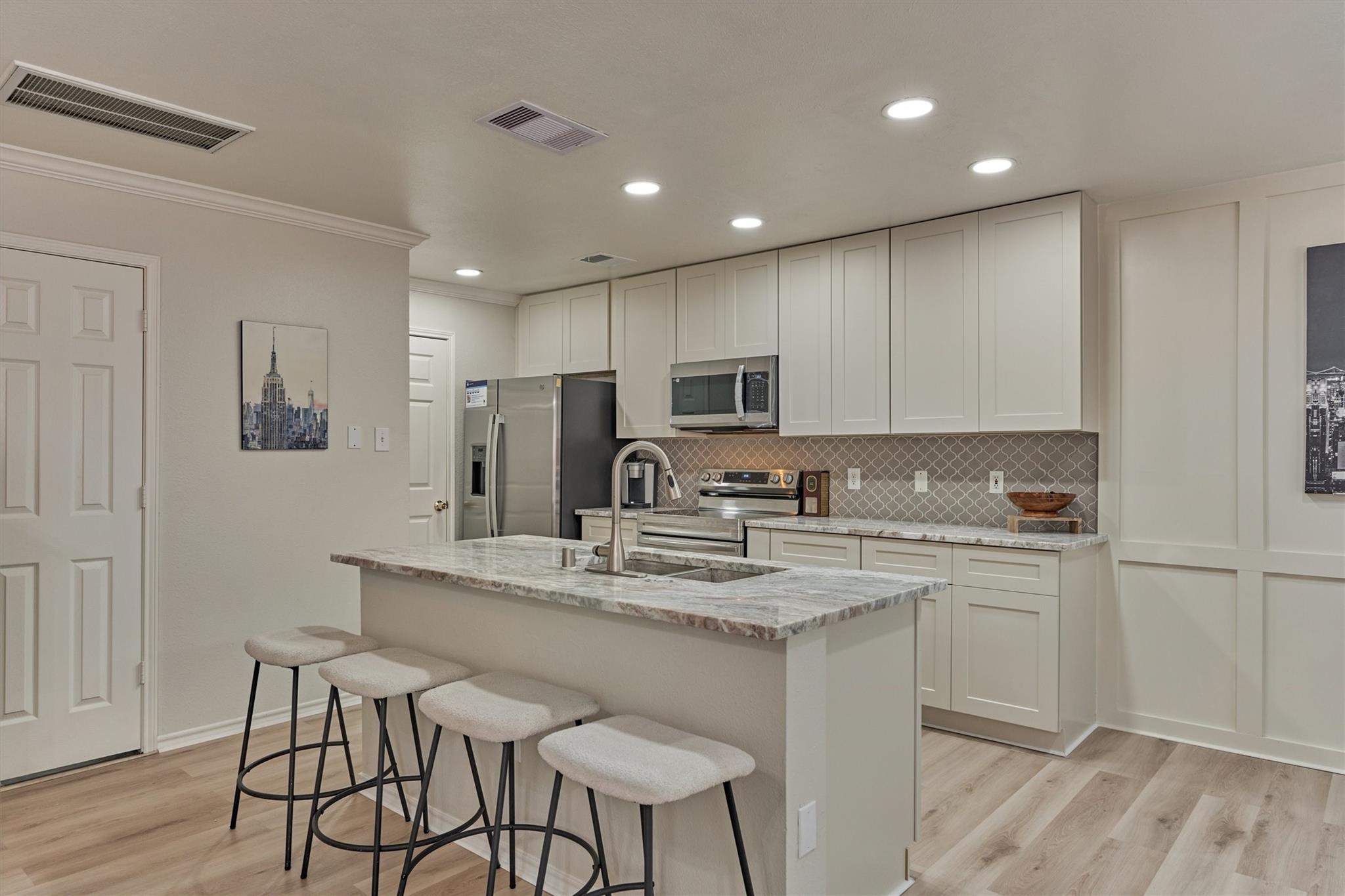 111 N Villa Oaks Drive