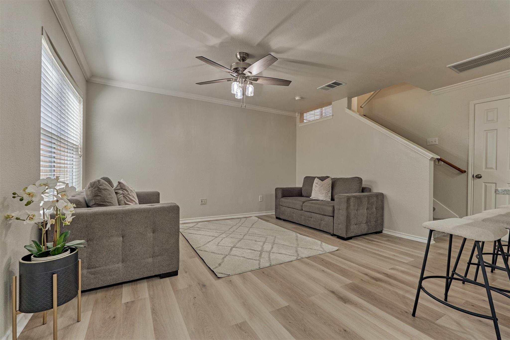 111 N Villa Oaks Drive