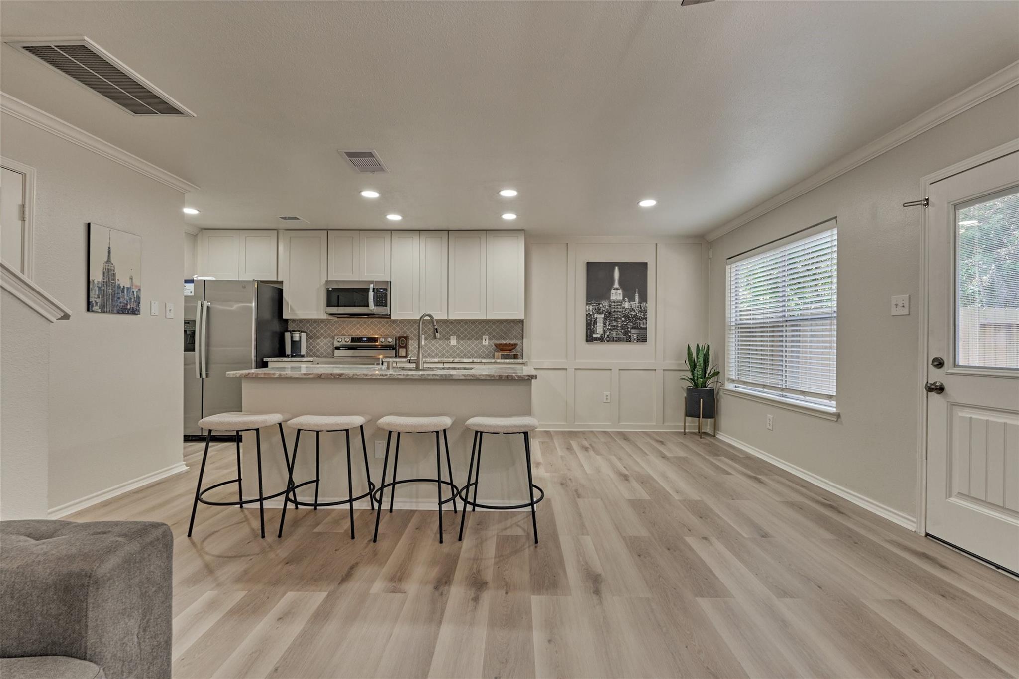 111 N Villa Oaks Drive