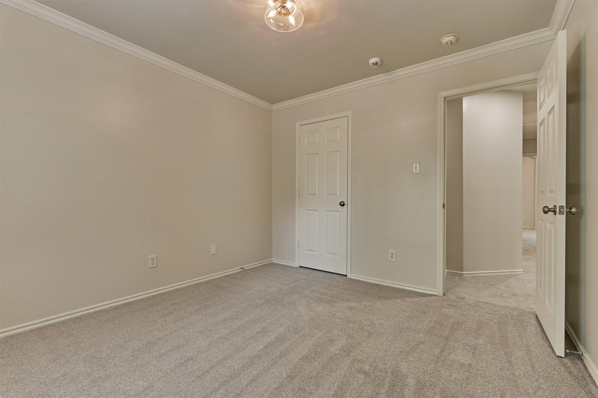 111 N Villa Oaks Drive