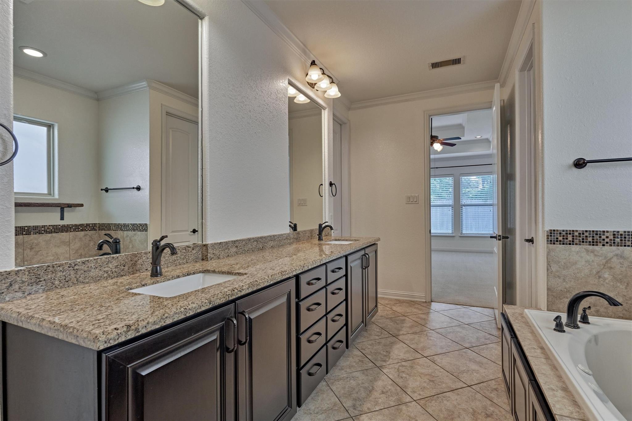 18718 Bella Cascata